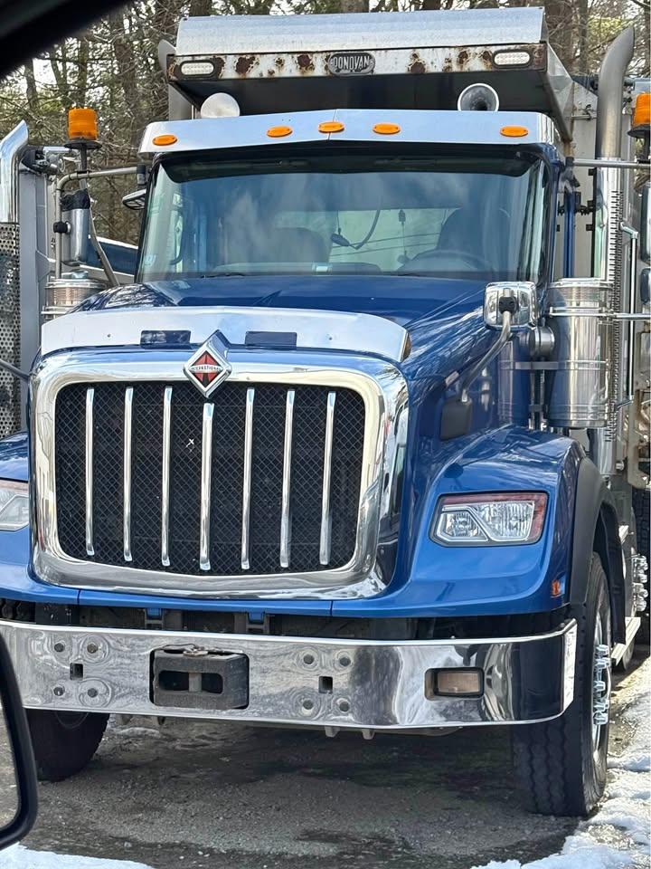 2018 International HX 620 Dump Truck - image 3