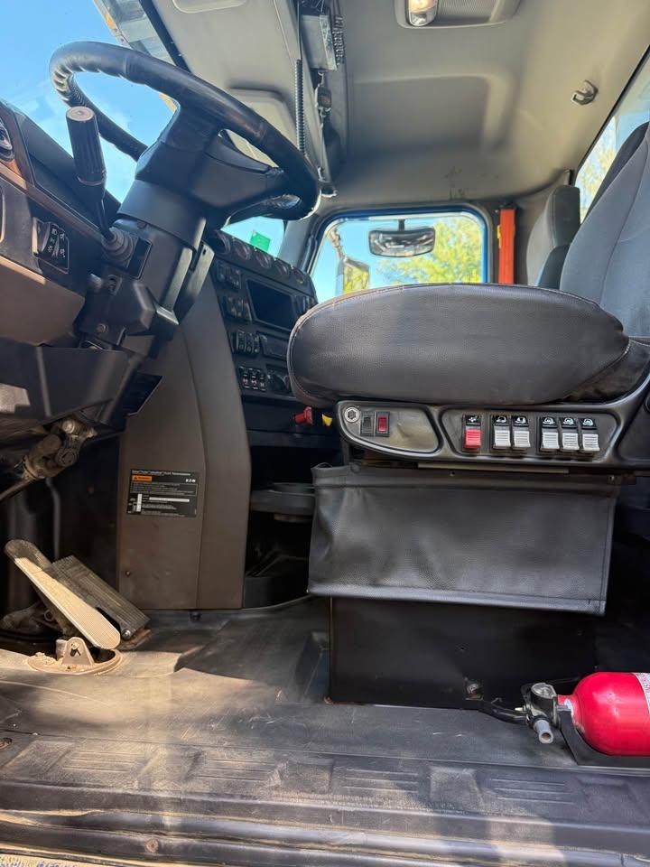 2018 International HX 620 Dump Truck - image 14