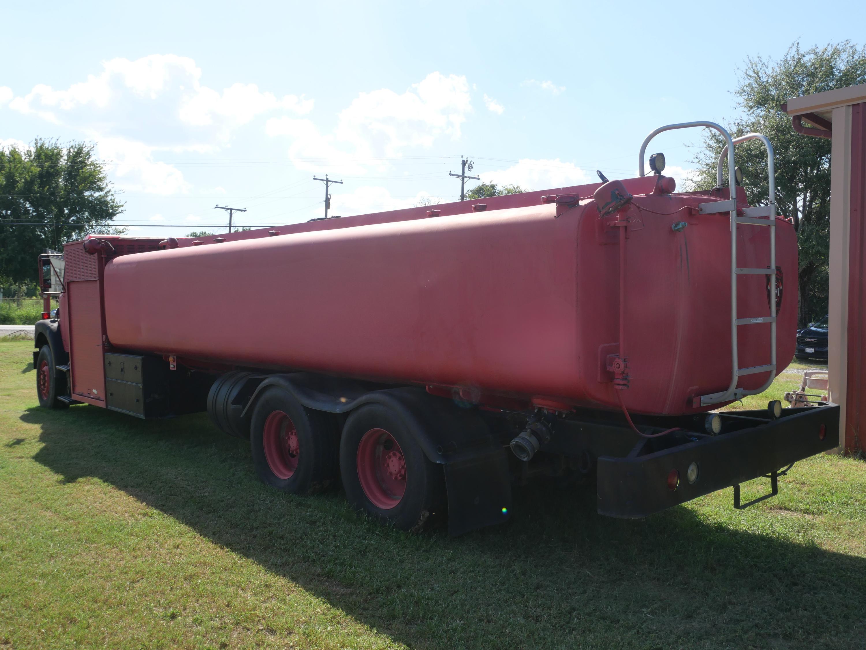 1996 5000 gallon Kovatch/Volvo Tanker - image 2