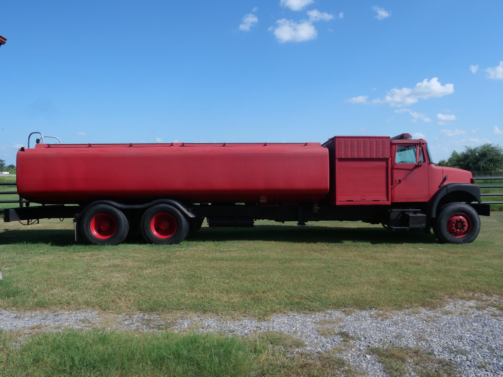 1996 5000 gallon Kovatch/Volvo Tanker - image 5