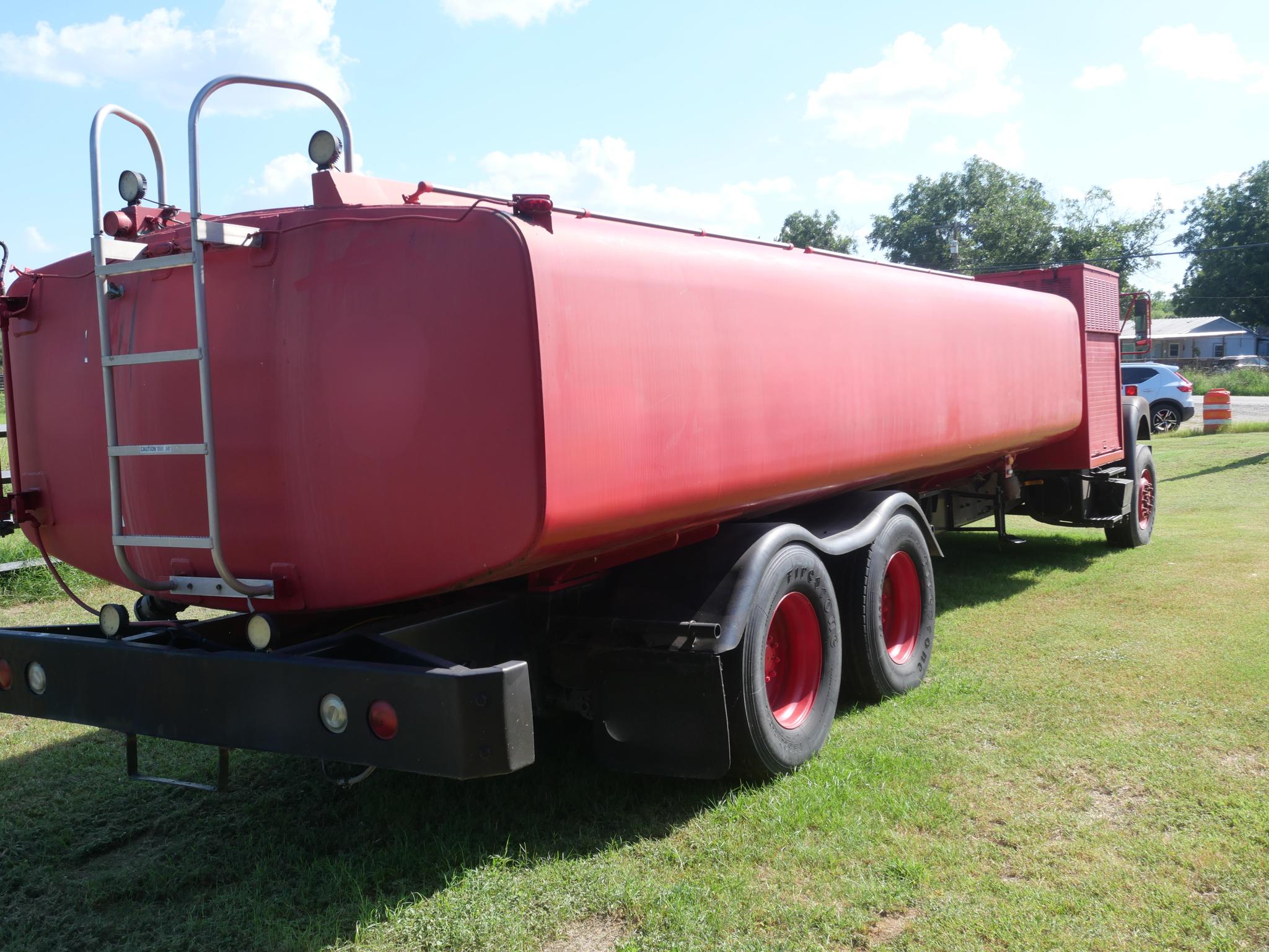 1996 5000 gallon Kovatch/Volvo Tanker - image 4