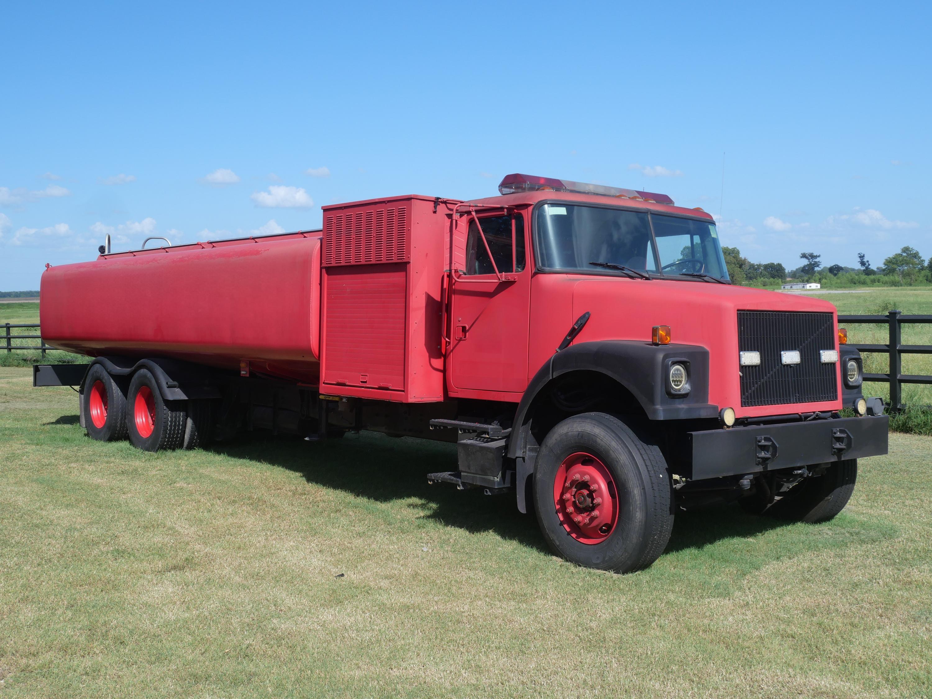 1996 5000 gallon Kovatch/Volvo Tanker - image 6