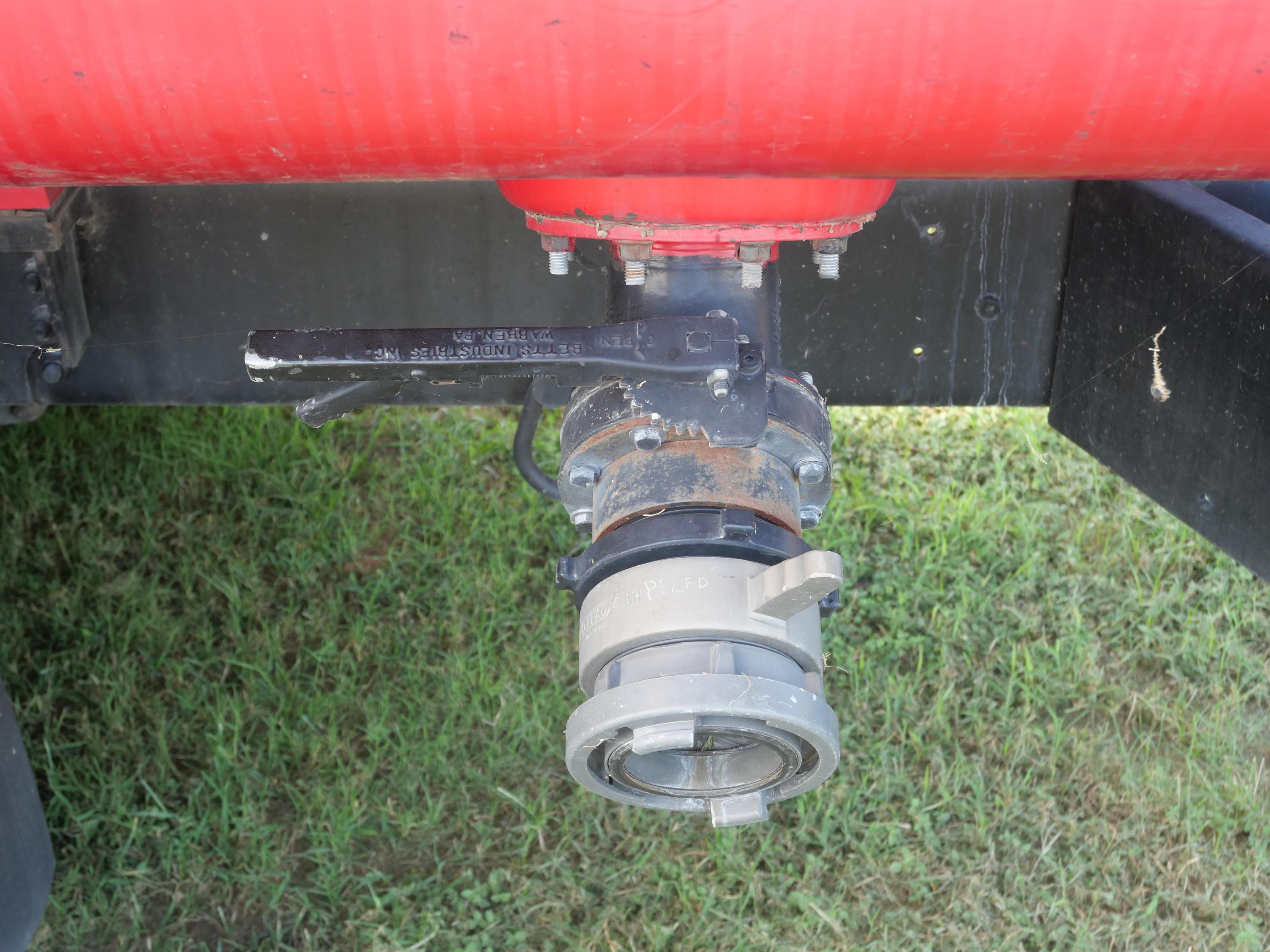 1996 5000 gallon Kovatch/Volvo Tanker - image 13