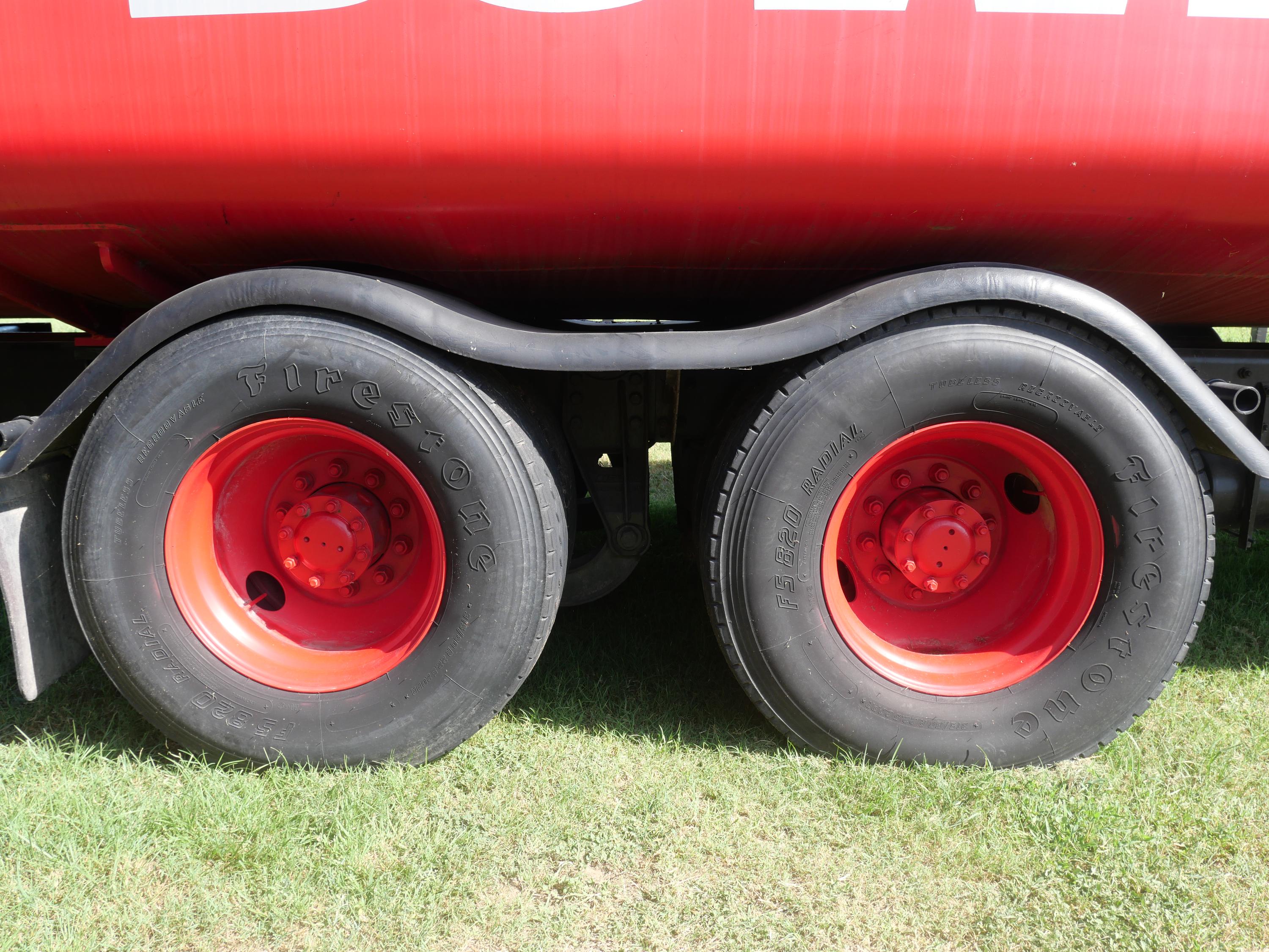 1996 5000 gallon Kovatch/Volvo Tanker - image 14