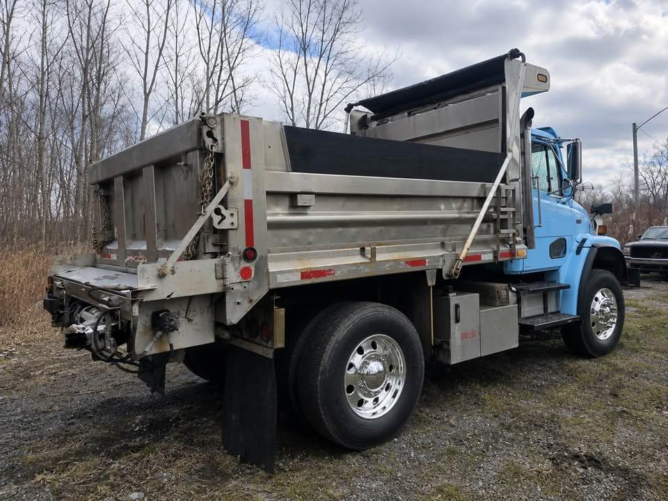 2003 Freightliner FL70 Dump Truck - image 6