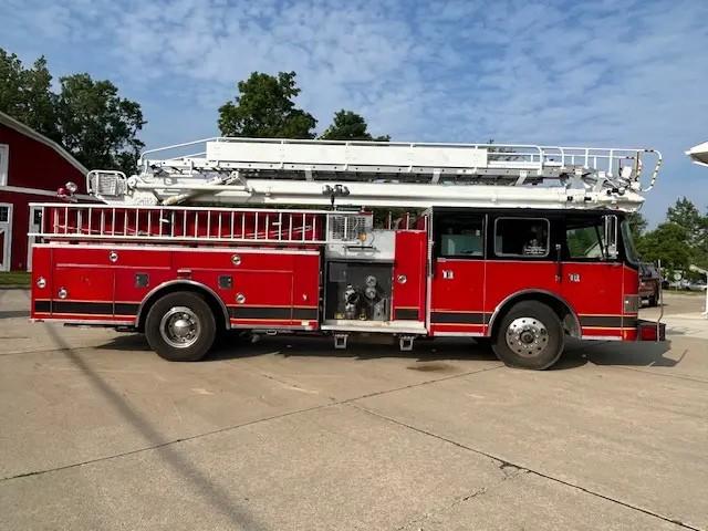 1992 Pierce Telesquirt - image 7