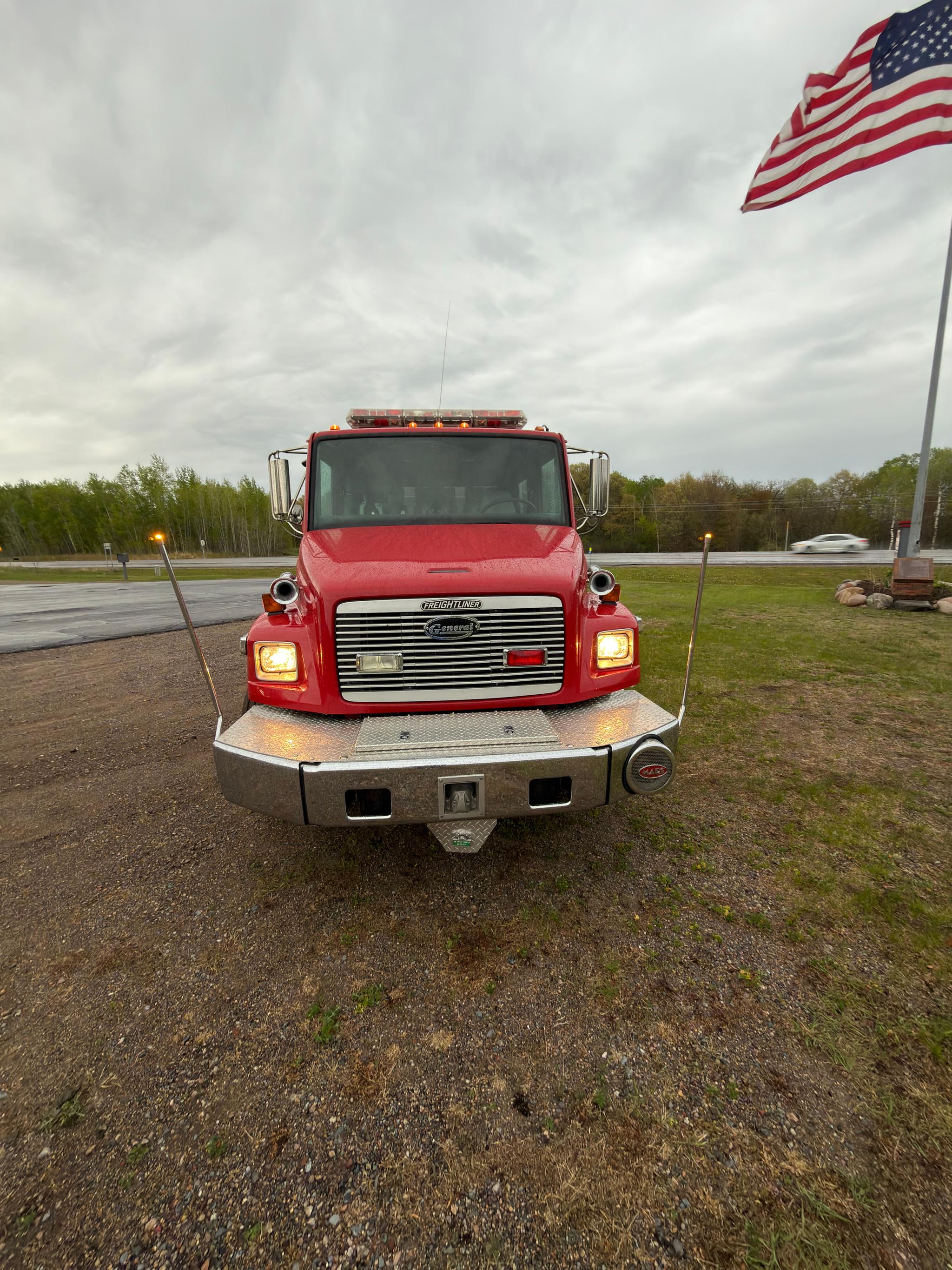 1996 General Safety Freightliner Pumper - image 2