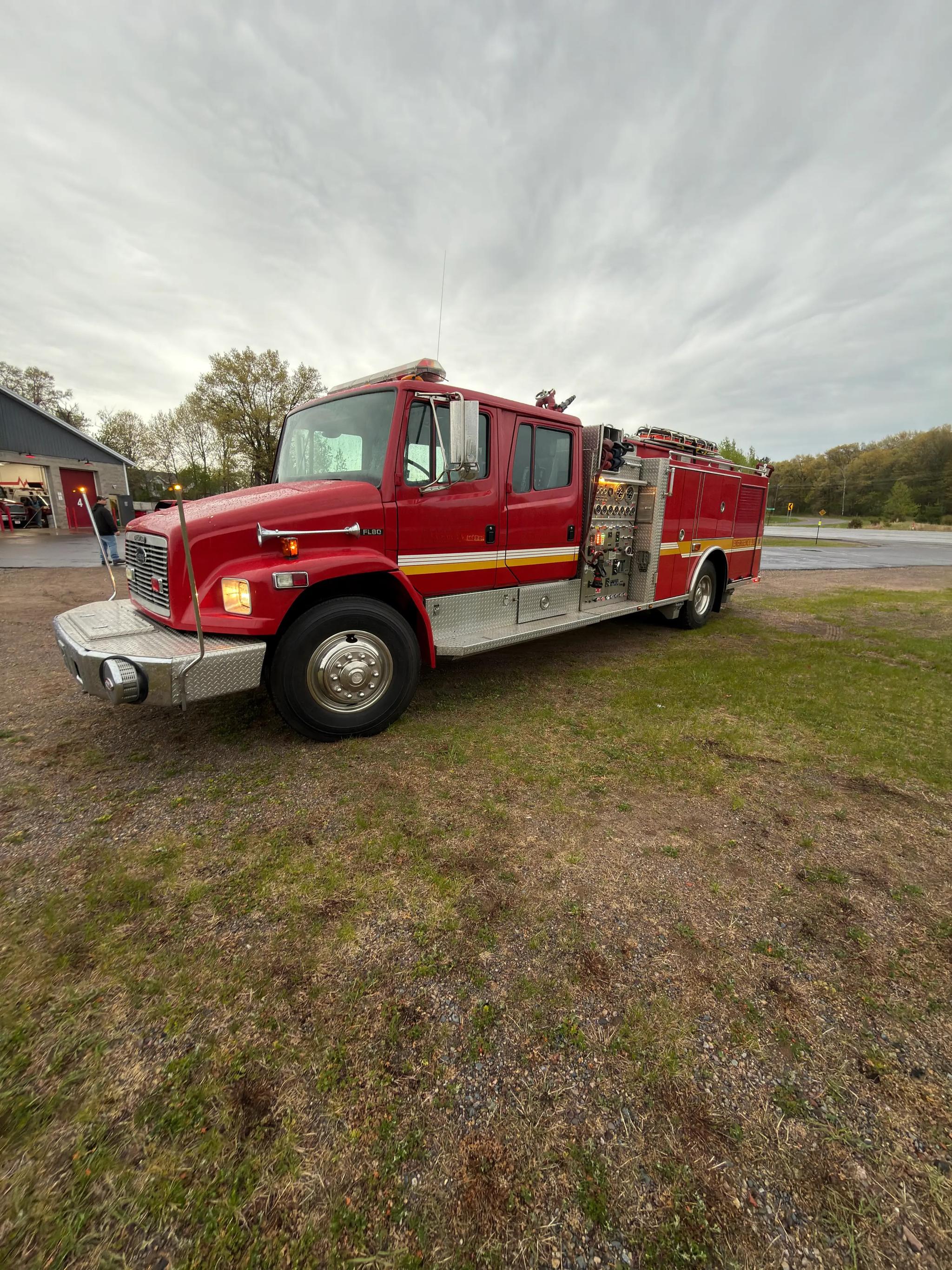 1996 General Safety Freightliner Pumper - image 3