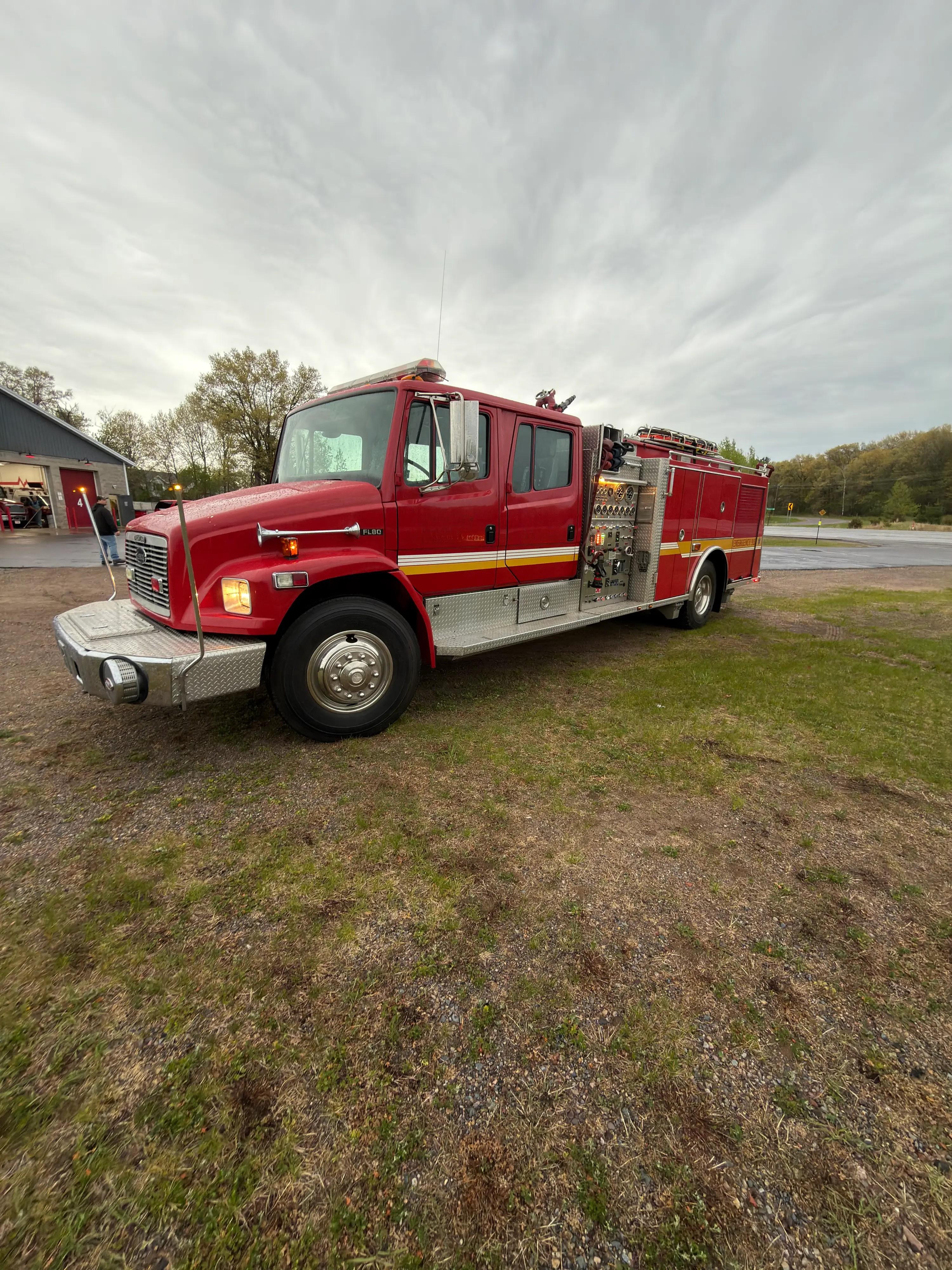 1996 General Safety Freightliner Pumper - image 3