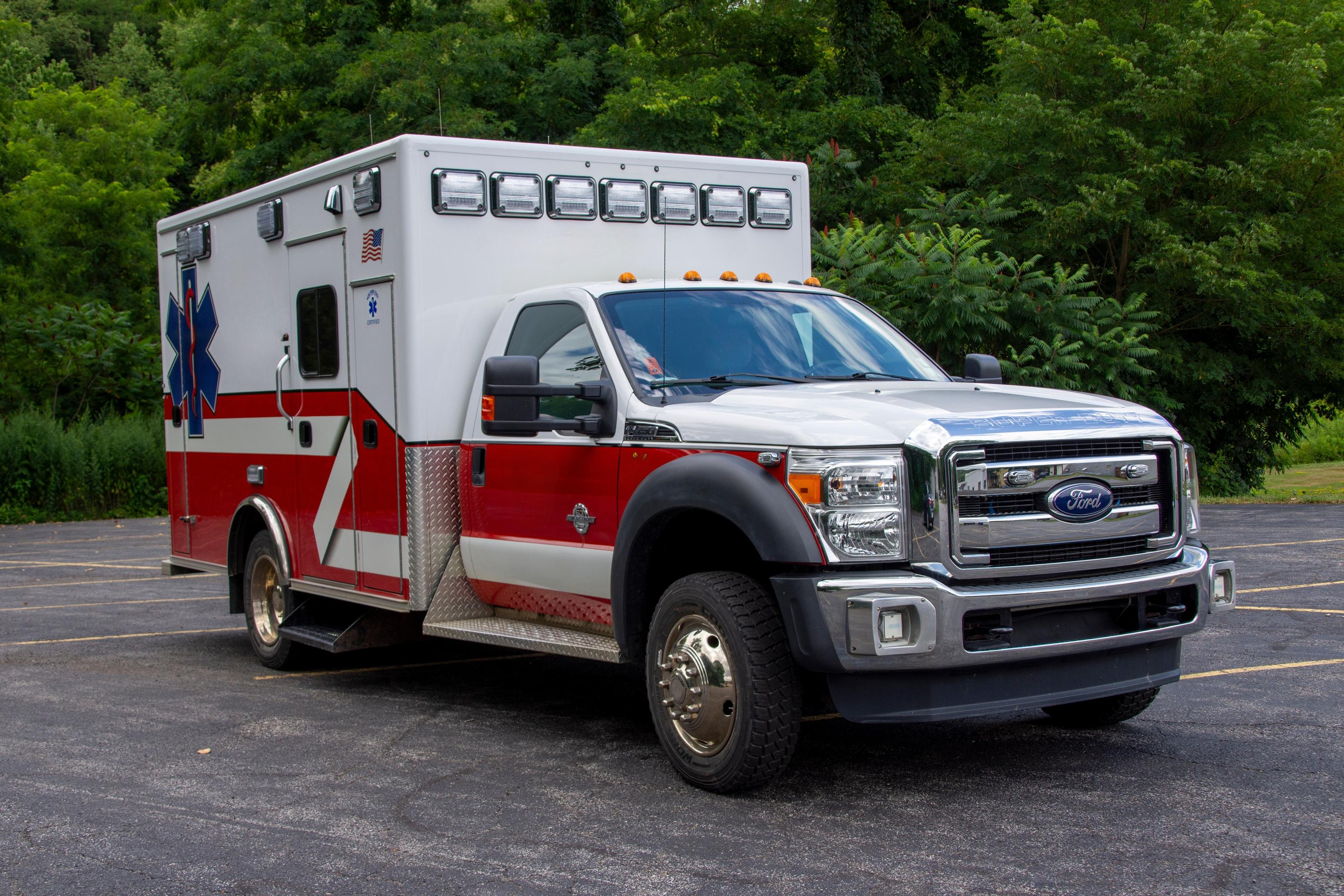 2016 F450 Medix 4x4 Type I - image 4