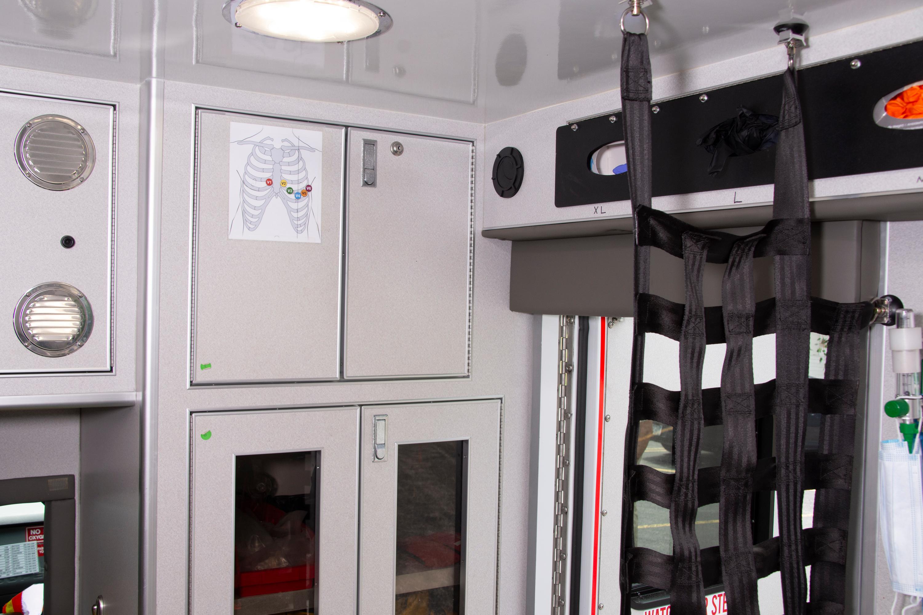 2016 F450 Medix 4x4 Type I - image 34