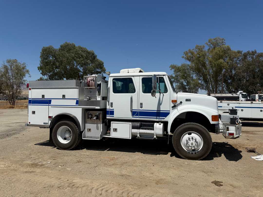 1988 International 4800 4x4 Brush Truck