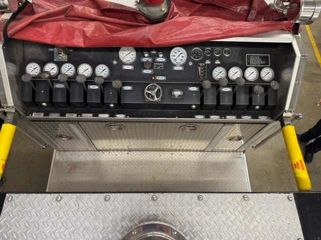 1994 E-One Hurricane Pumper - image 18