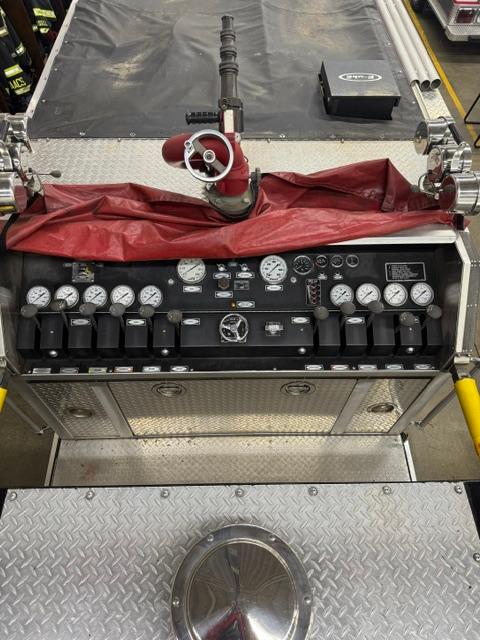 1994 E-One Hurricane Pumper - image 19