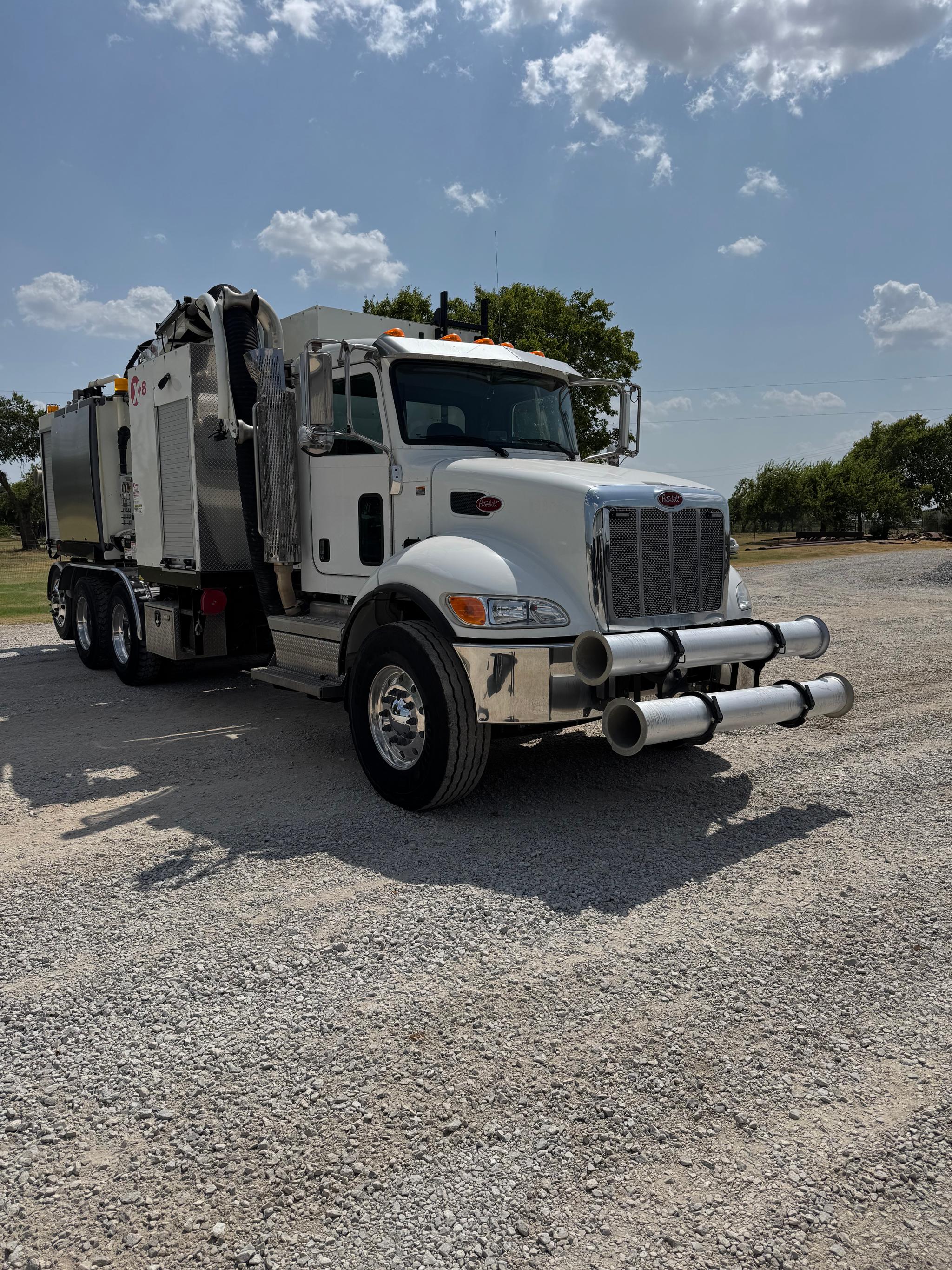 2019 Peterbilt X-Vac Hydrovac - image 1