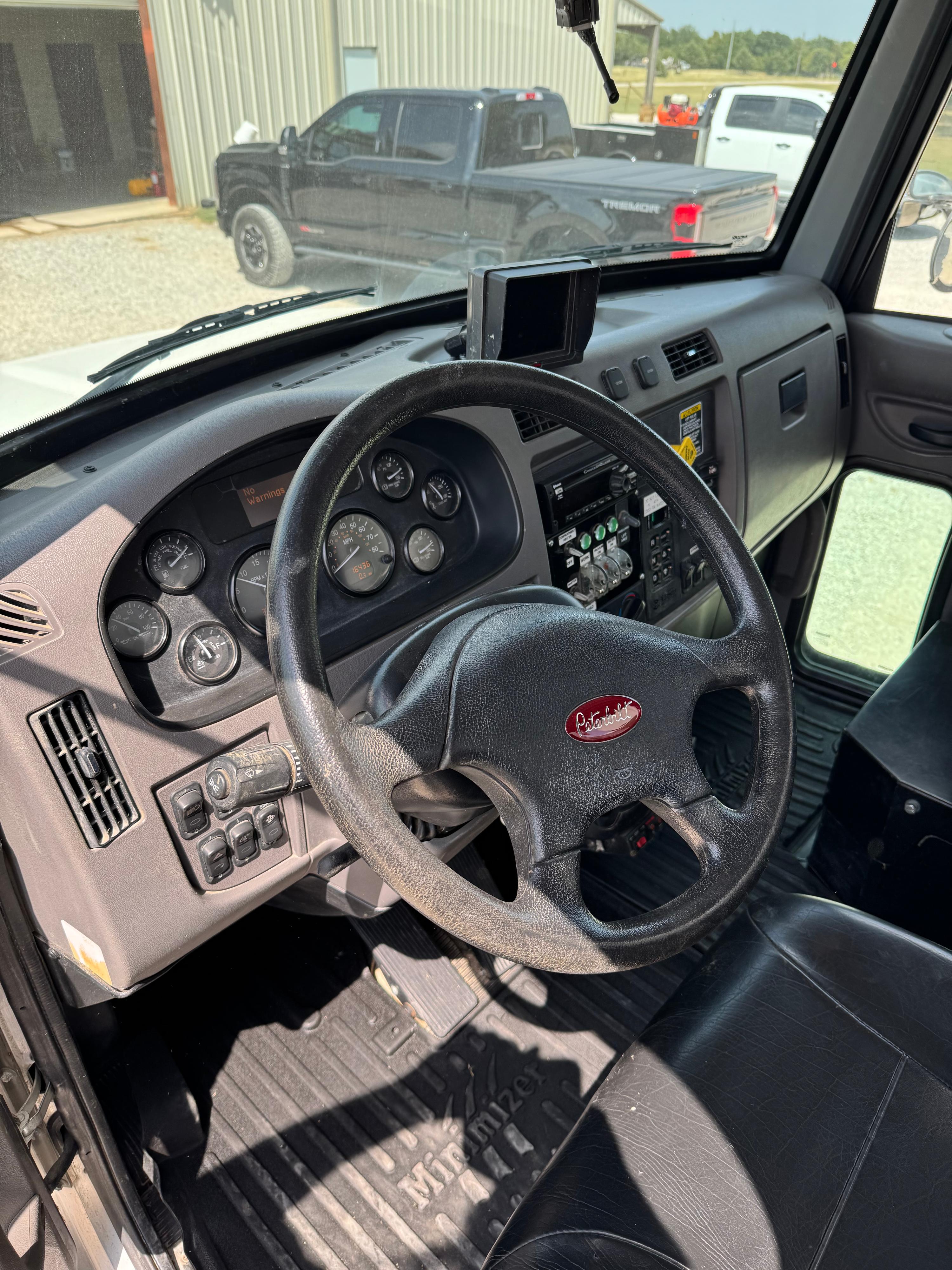 2019 Peterbilt X-Vac Hydrovac - image 9