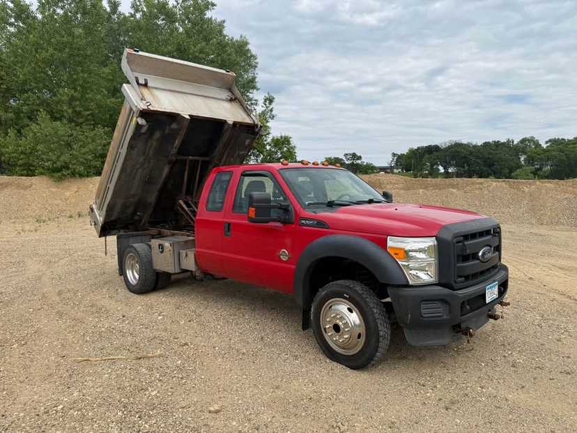 2015 Ford F550 Dump Truck — photo 2
