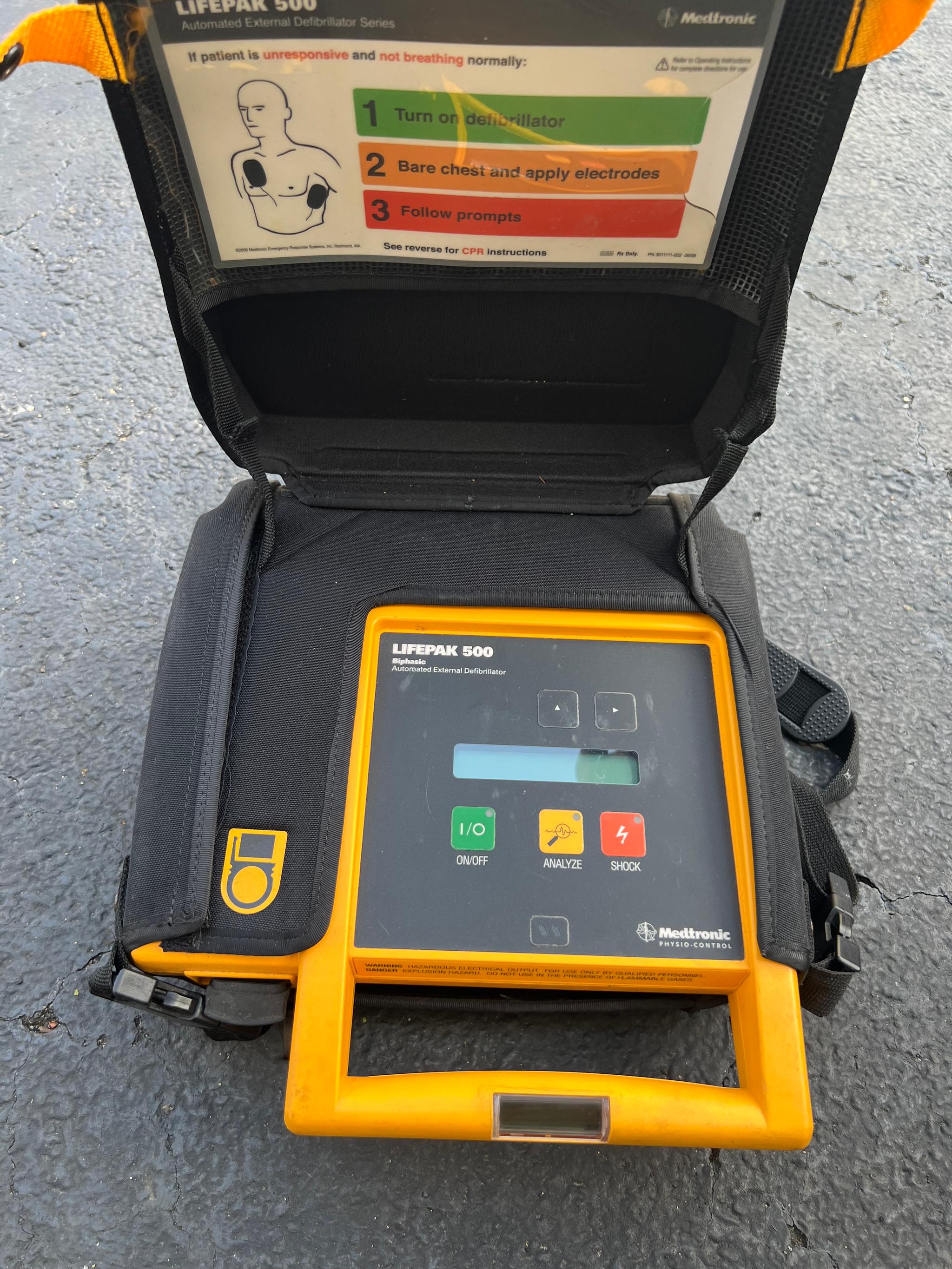 Lifepak 500 AED - image 2