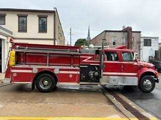 1994 International Pumper - image 2