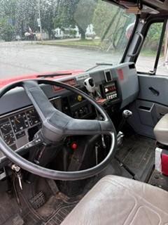 1994 International Pumper - image 11