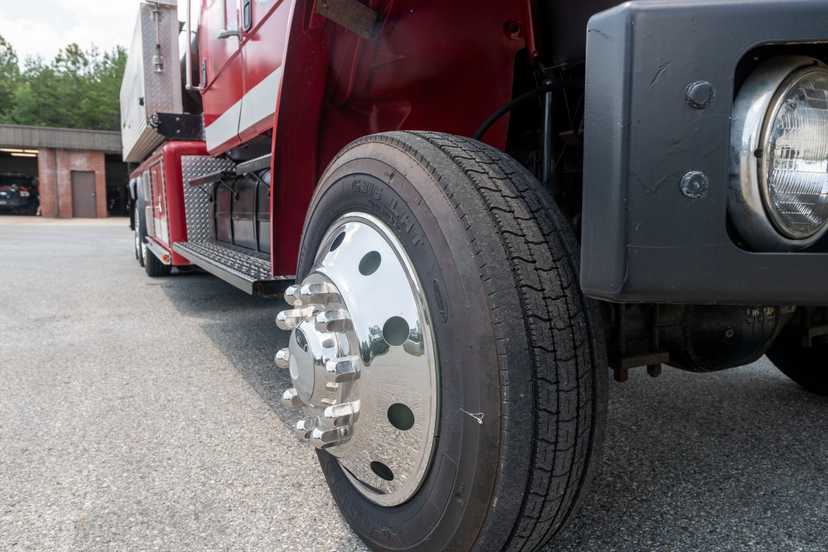 2003 Freightliner Tanker — photo 7