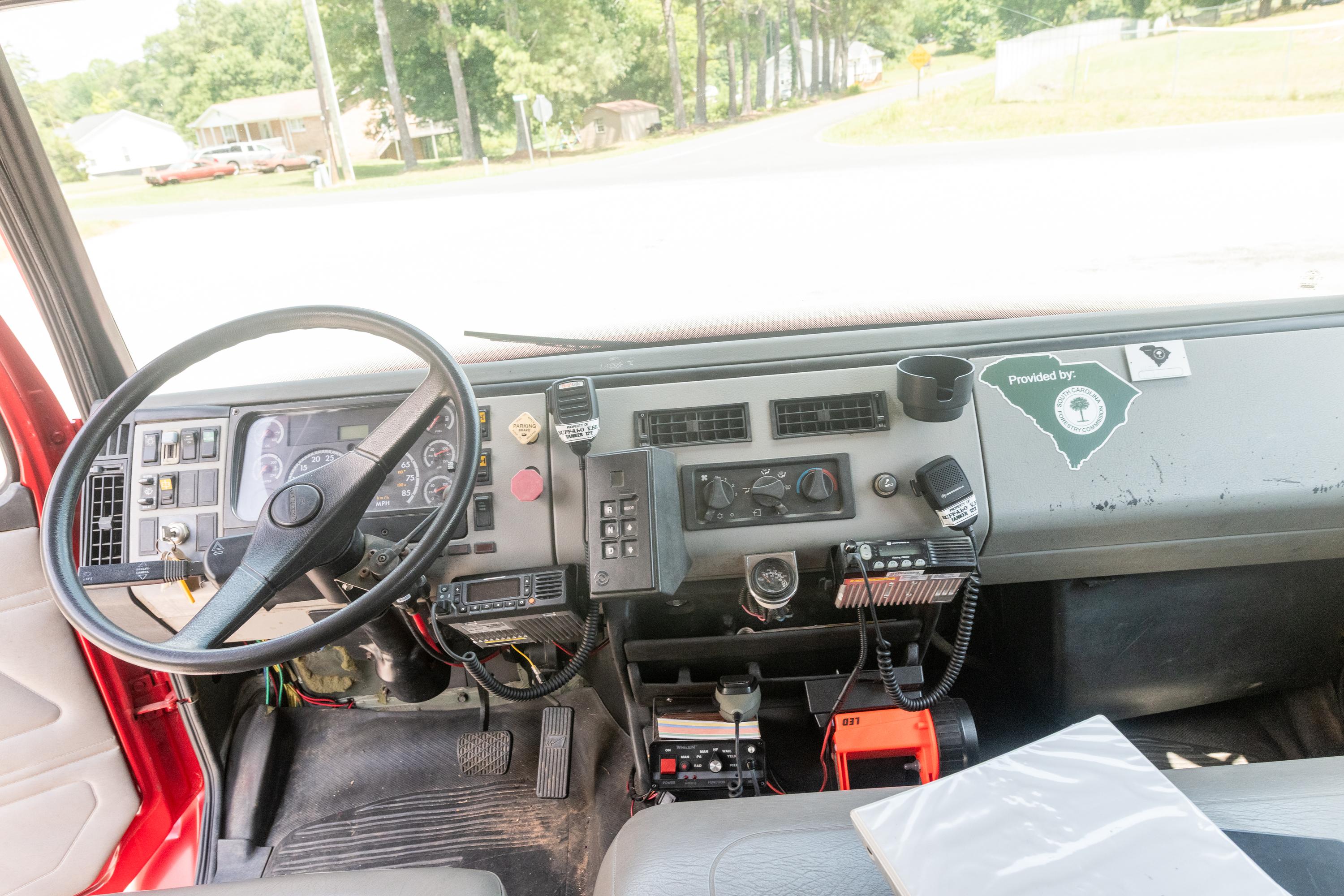 2003 Freightliner Tanker - image 49
