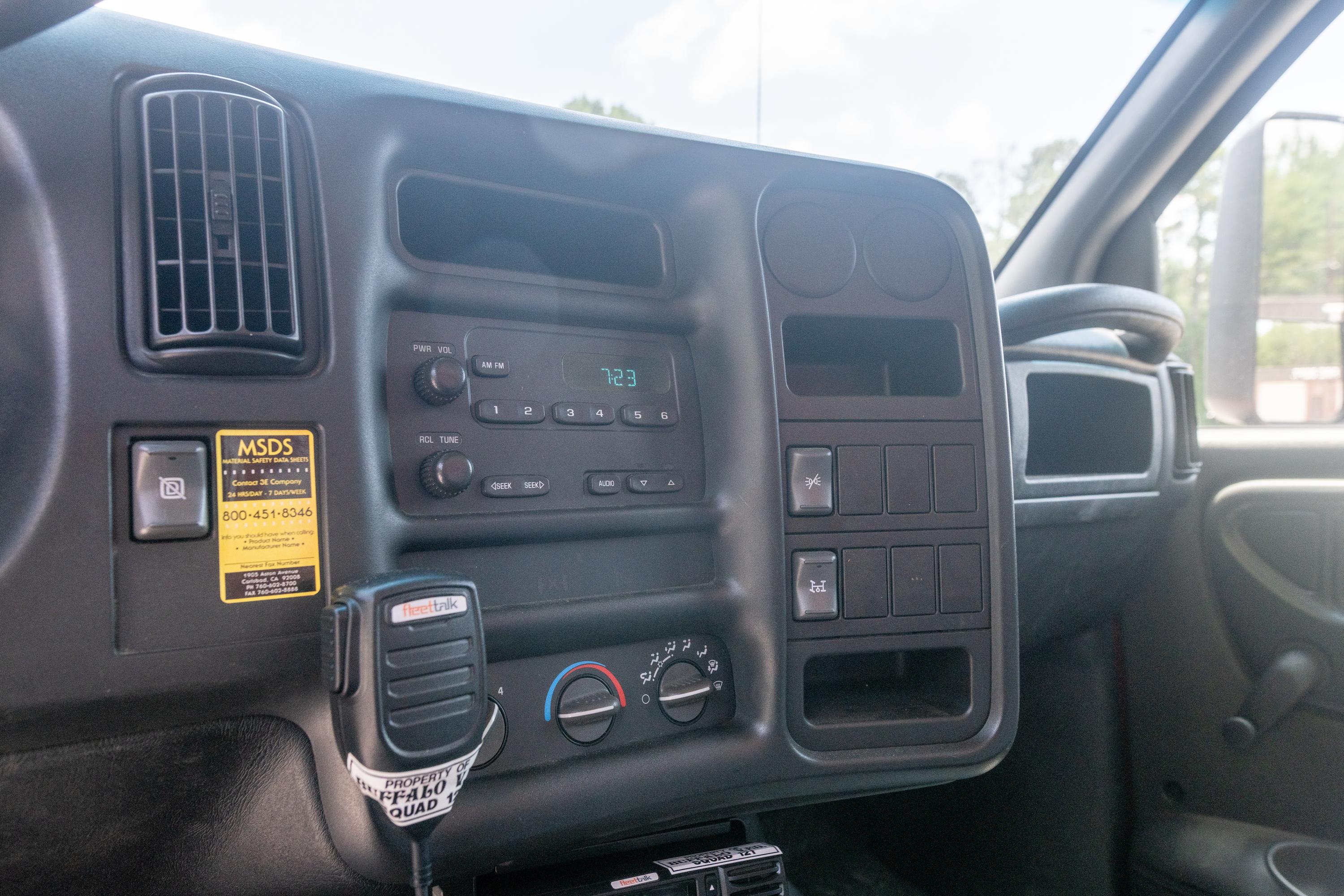 2003 GMC Squad - image 19