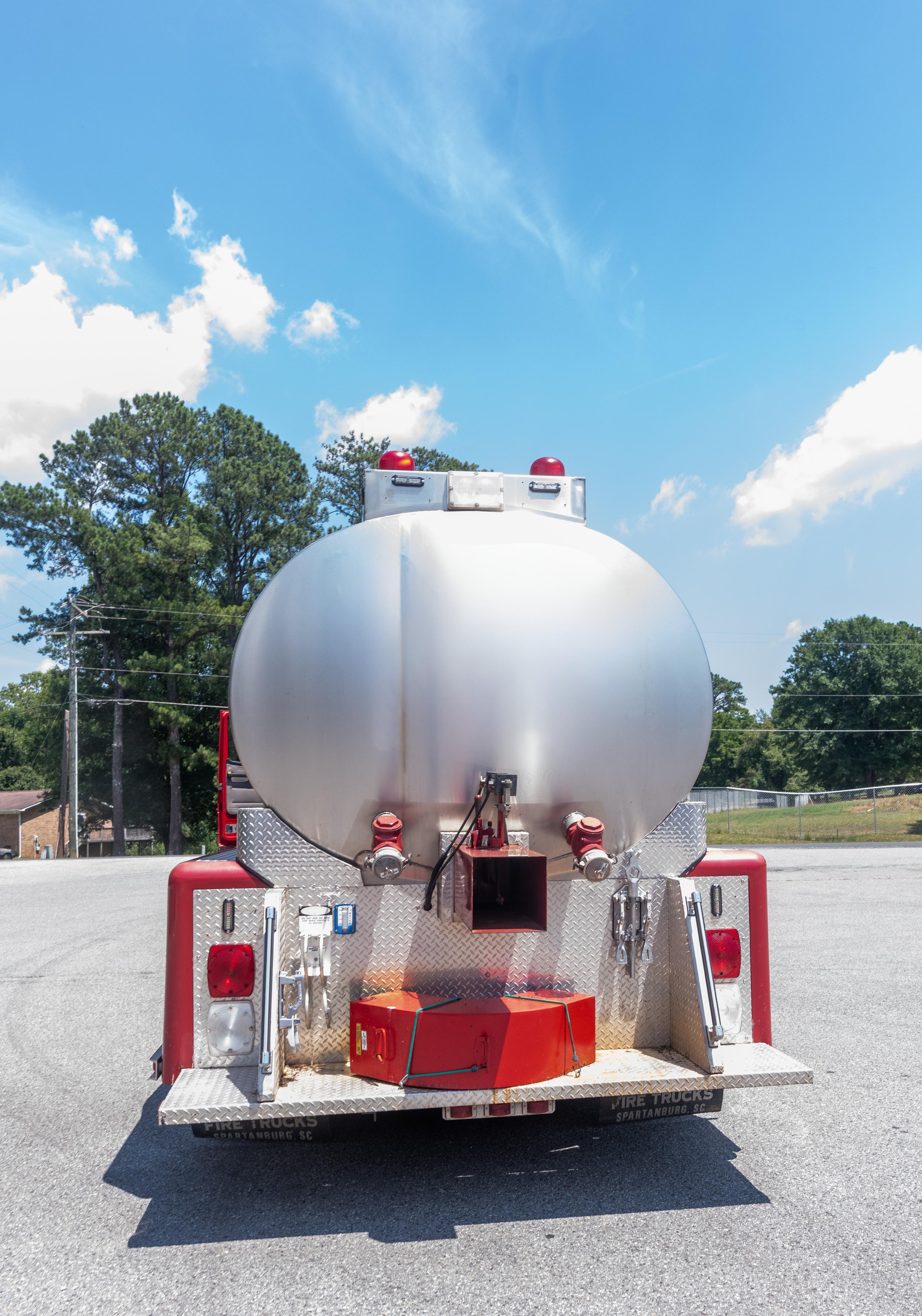 2003 Freightliner Tanker - image 5
