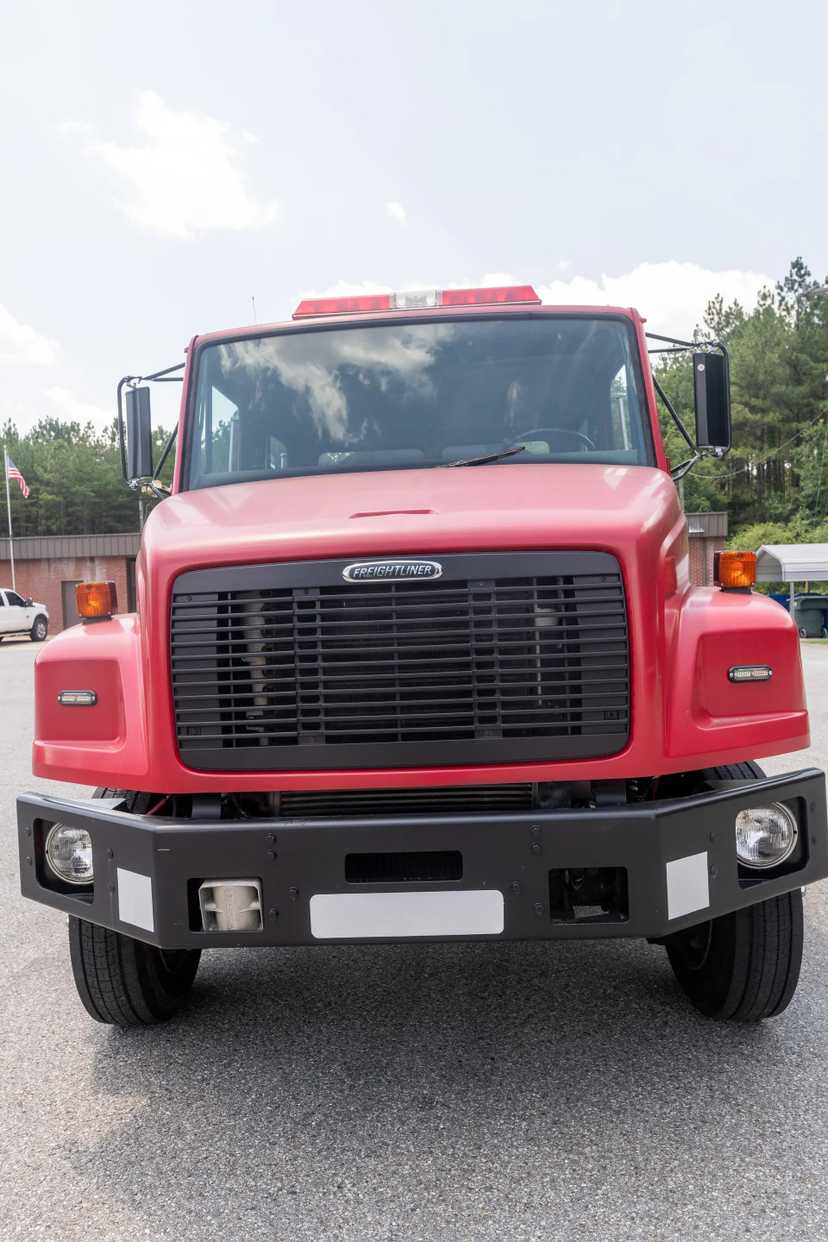 2003 Freightliner Tanker — photo 3