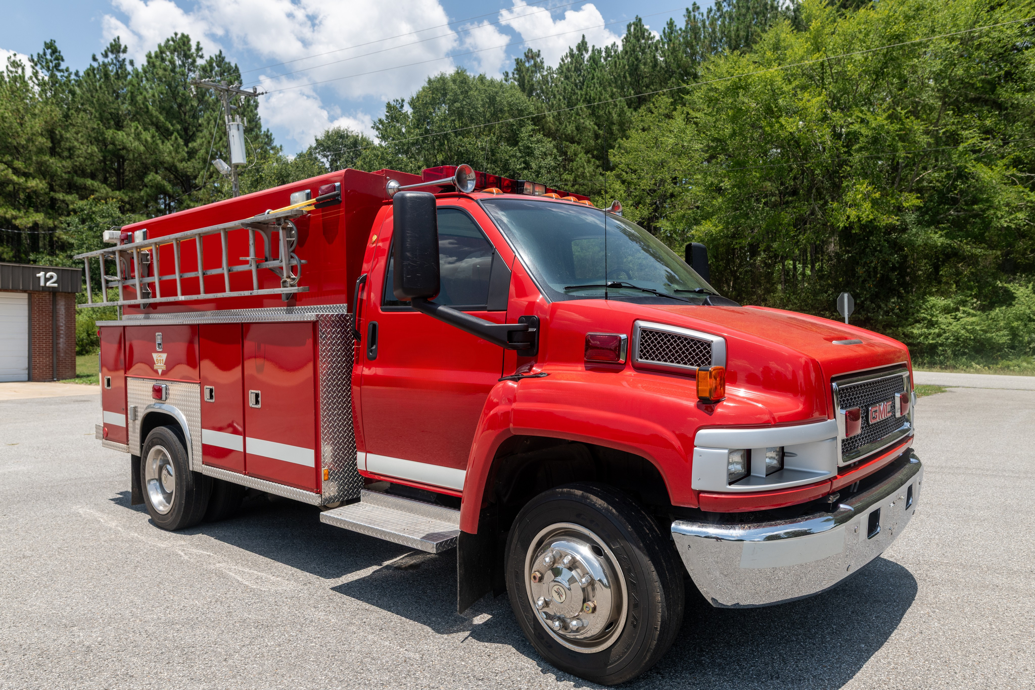 2003 GMC Squad - image 1