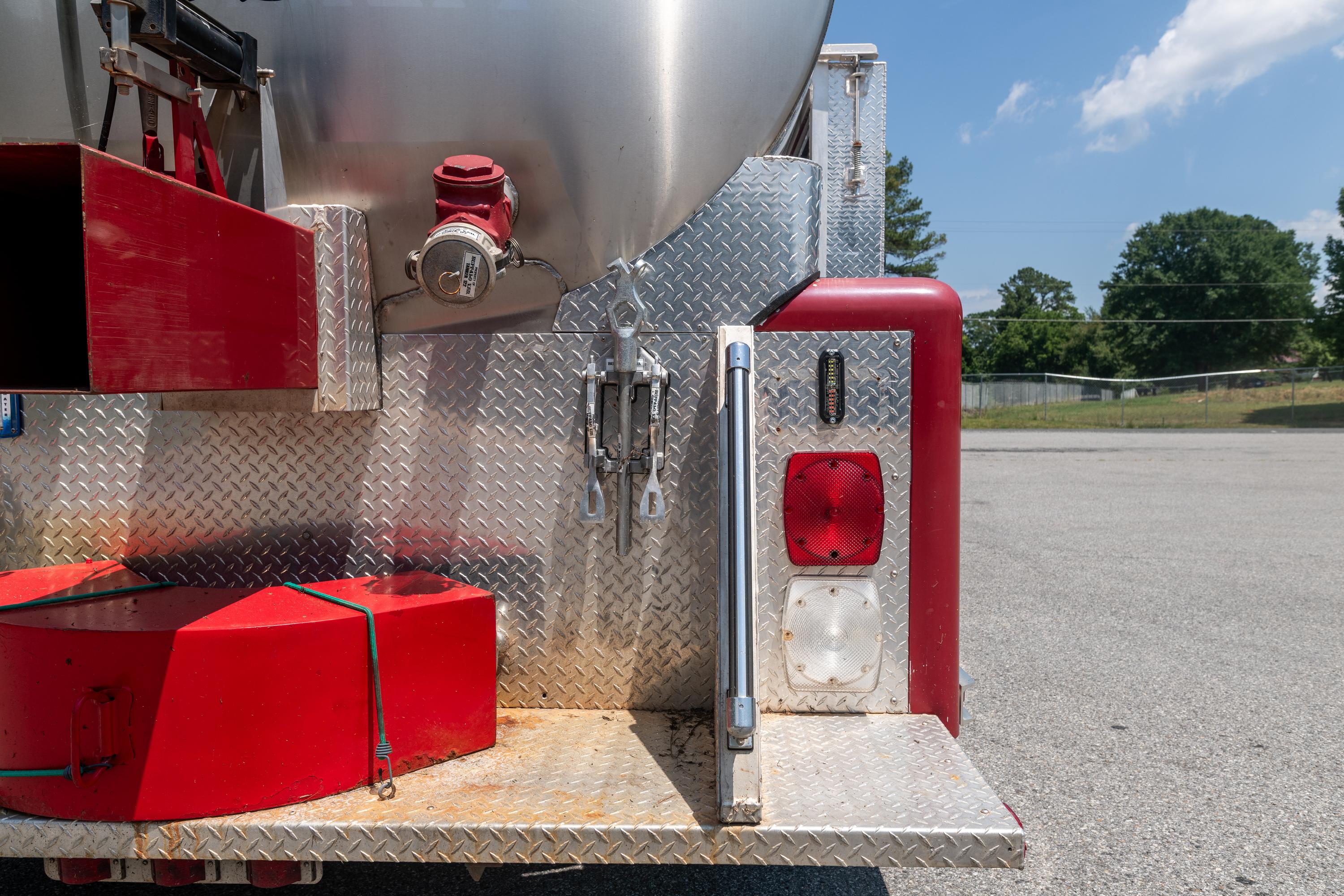 2003 Freightliner Tanker - image 31