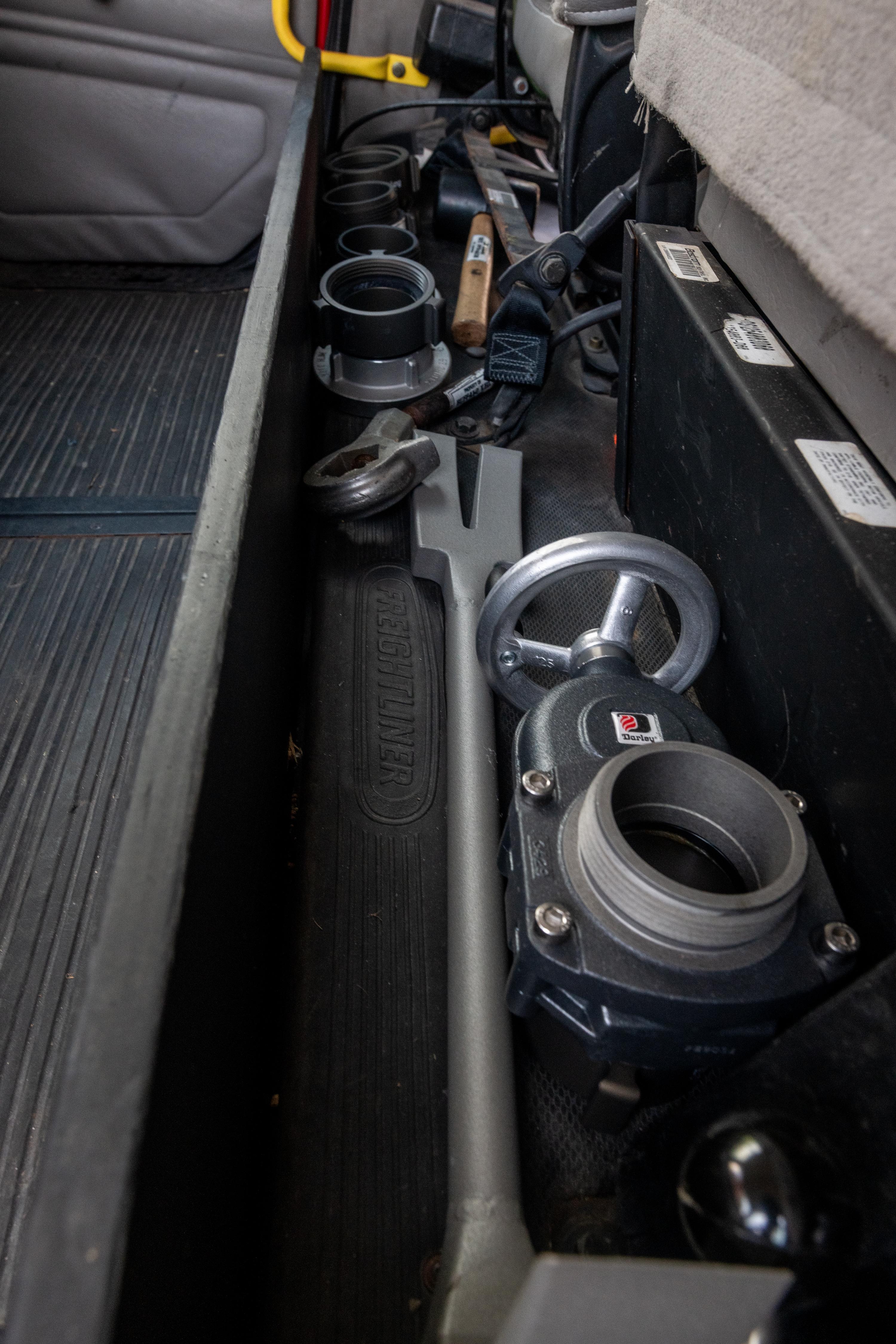 2003 Freightliner Tanker - image 44