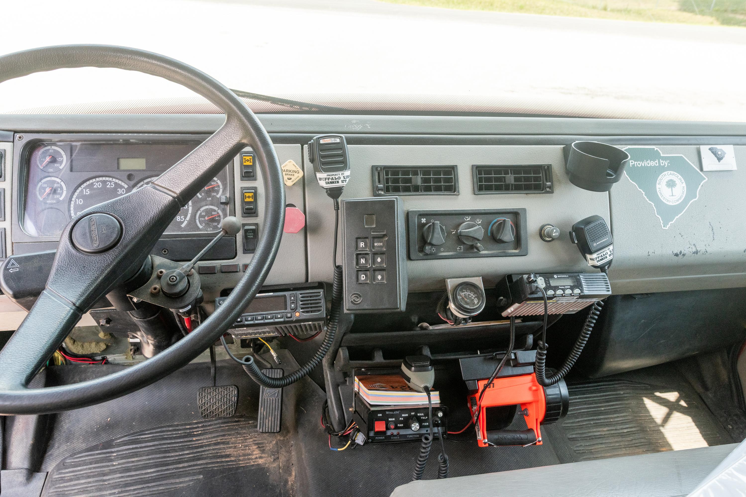 2003 Freightliner Tanker - image 20