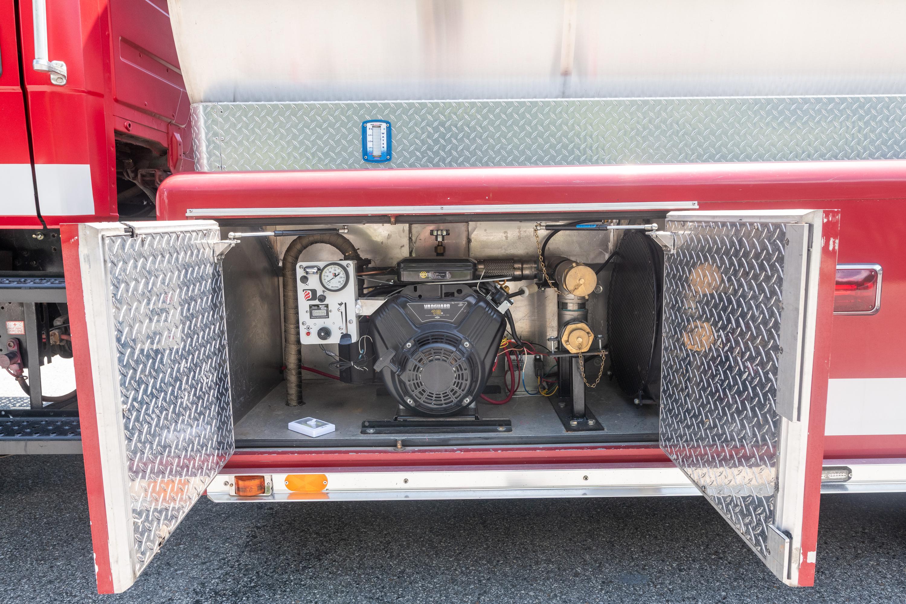 2003 Freightliner Tanker - image 28