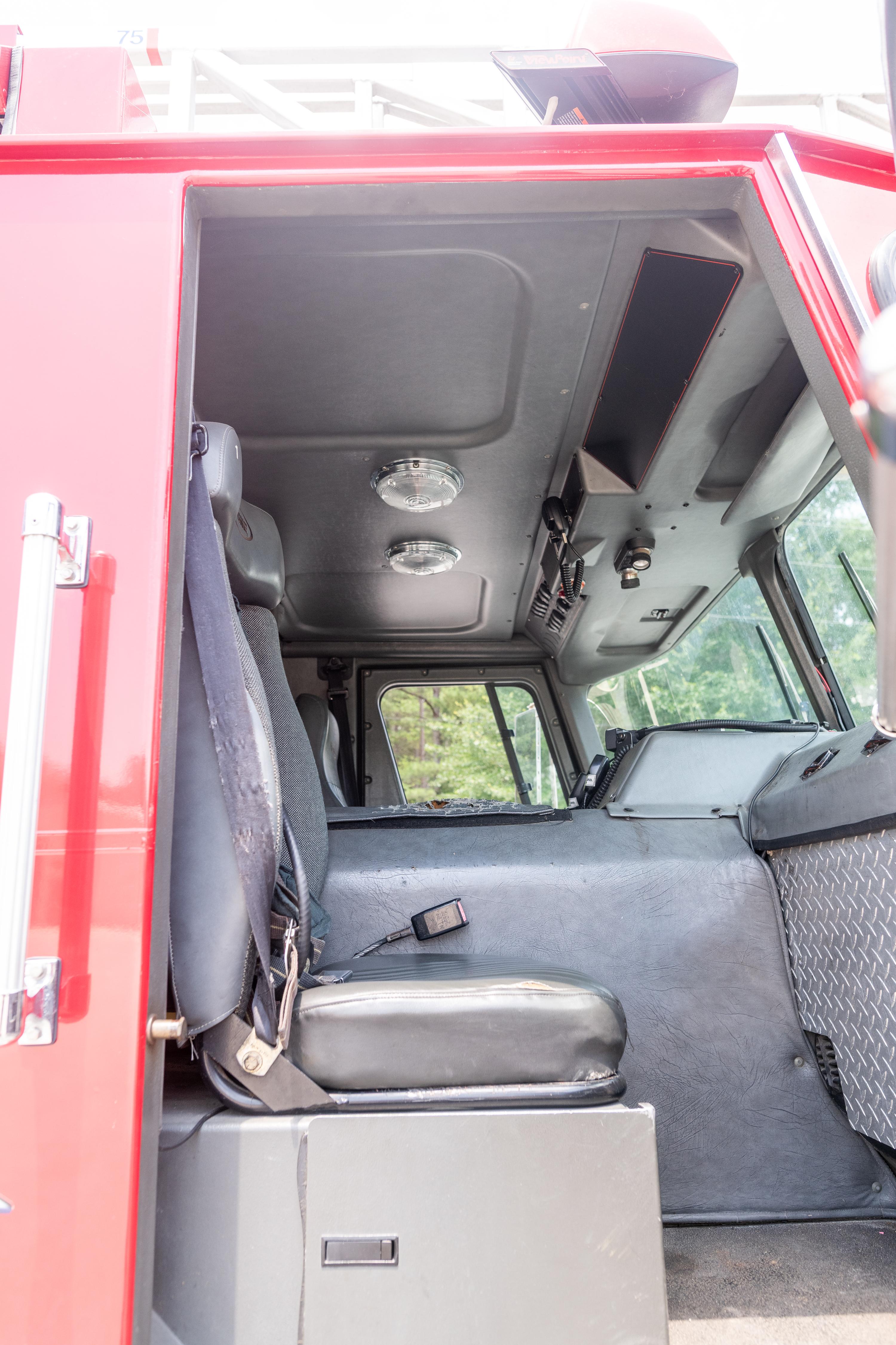 1997 E-One 75' Aerial - image 22