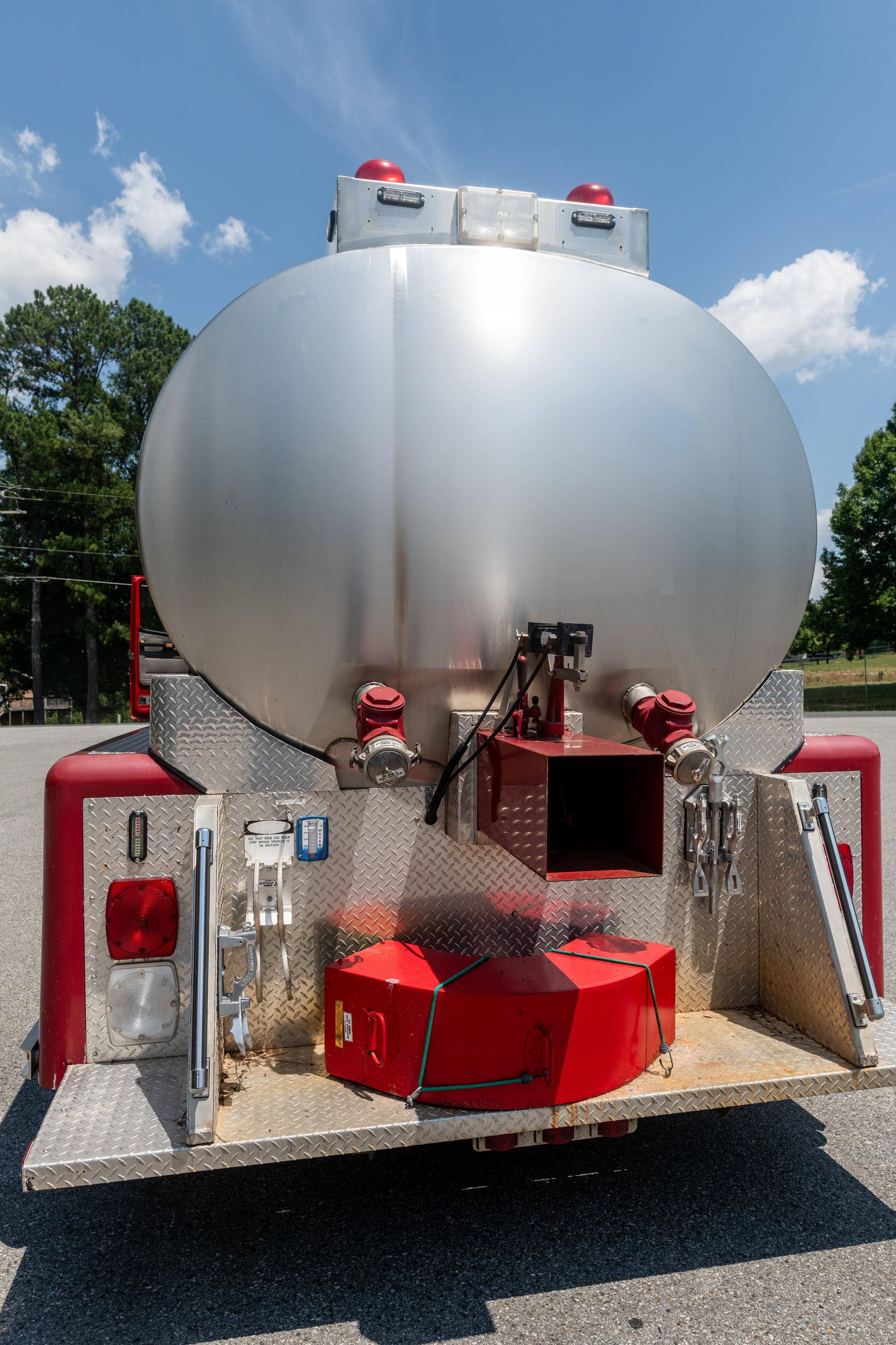 2003 Freightliner Tanker - image 52