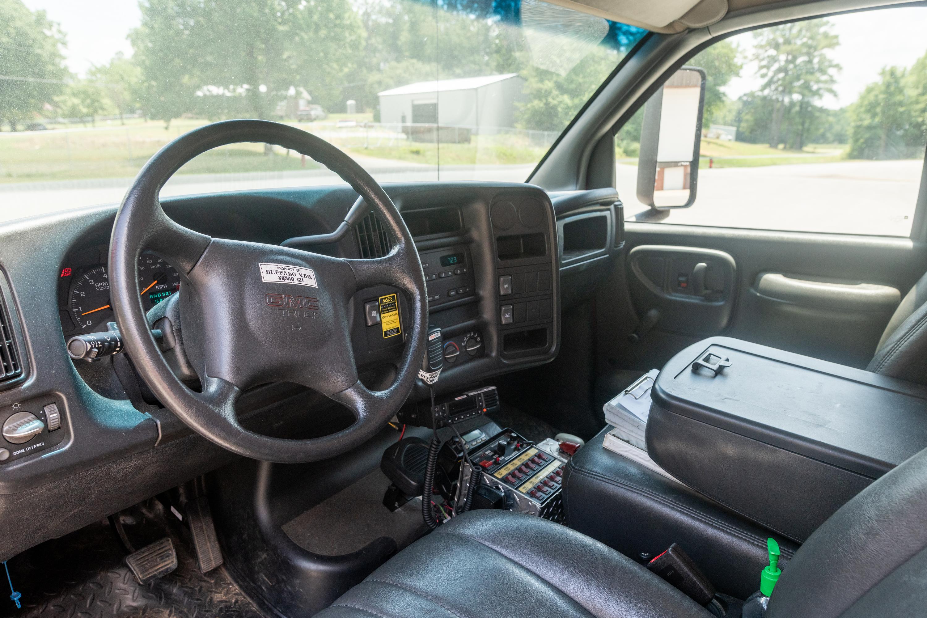 2003 GMC Squad - image 17