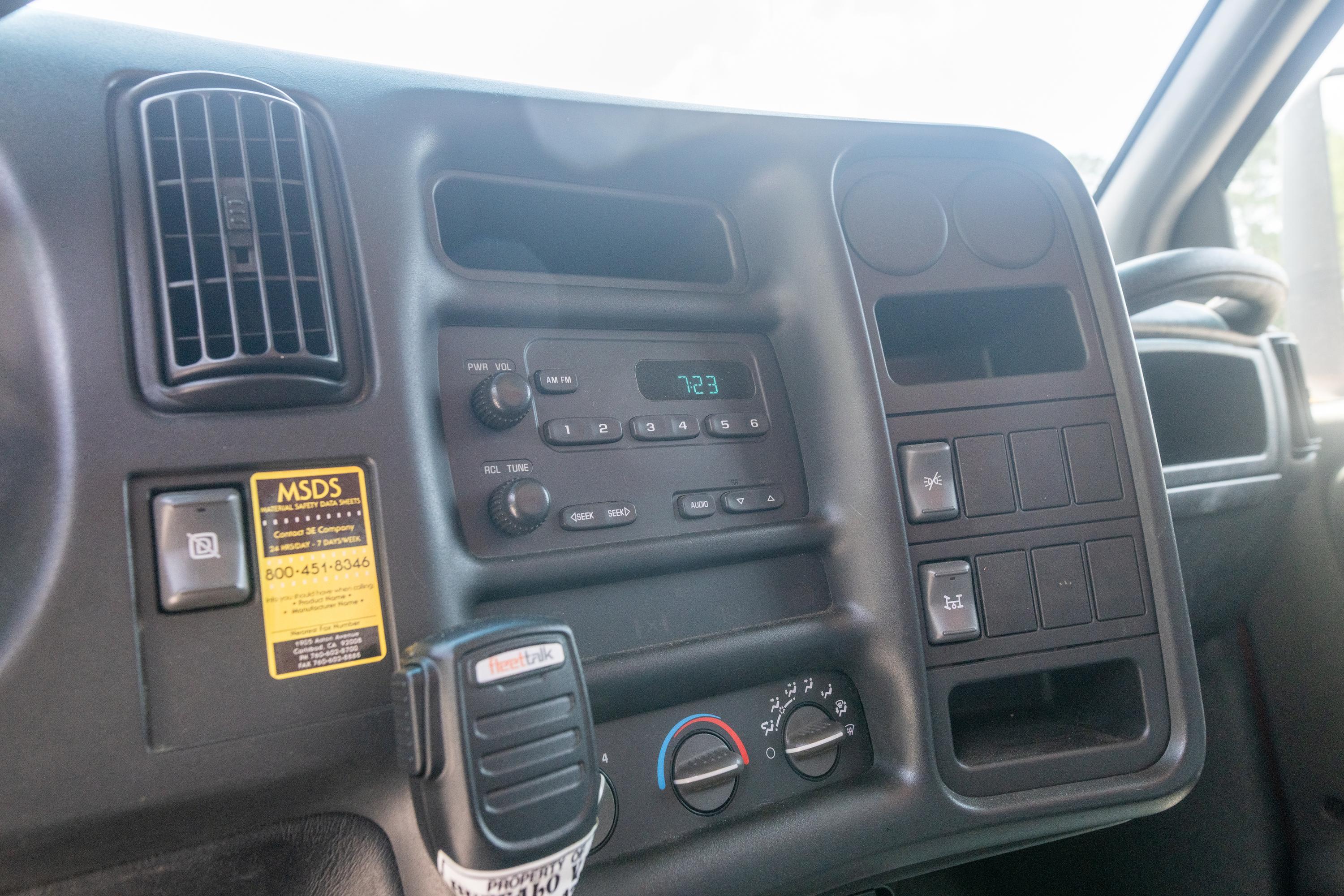 2003 GMC Squad - image 20