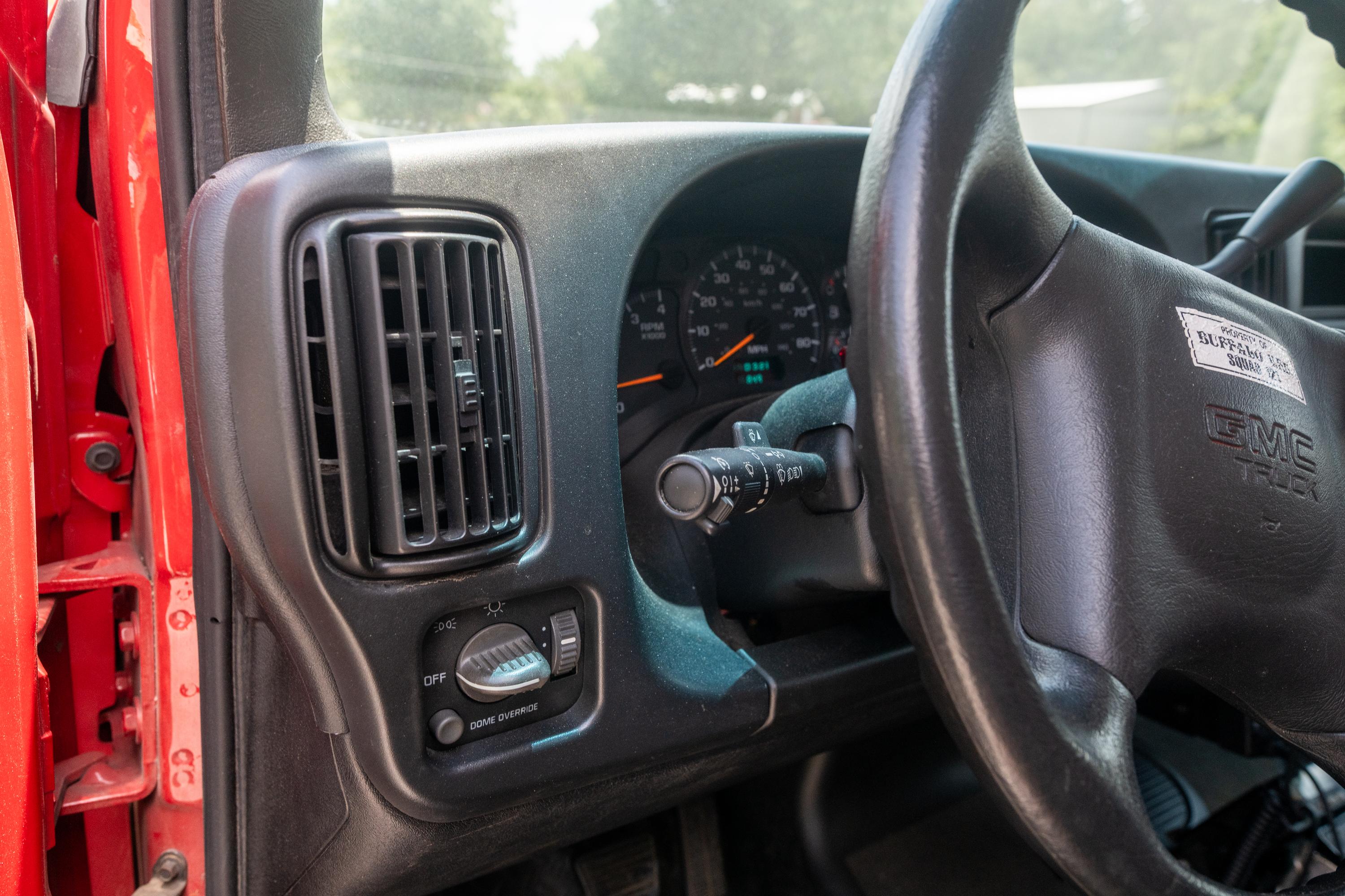 2003 GMC Squad - image 18