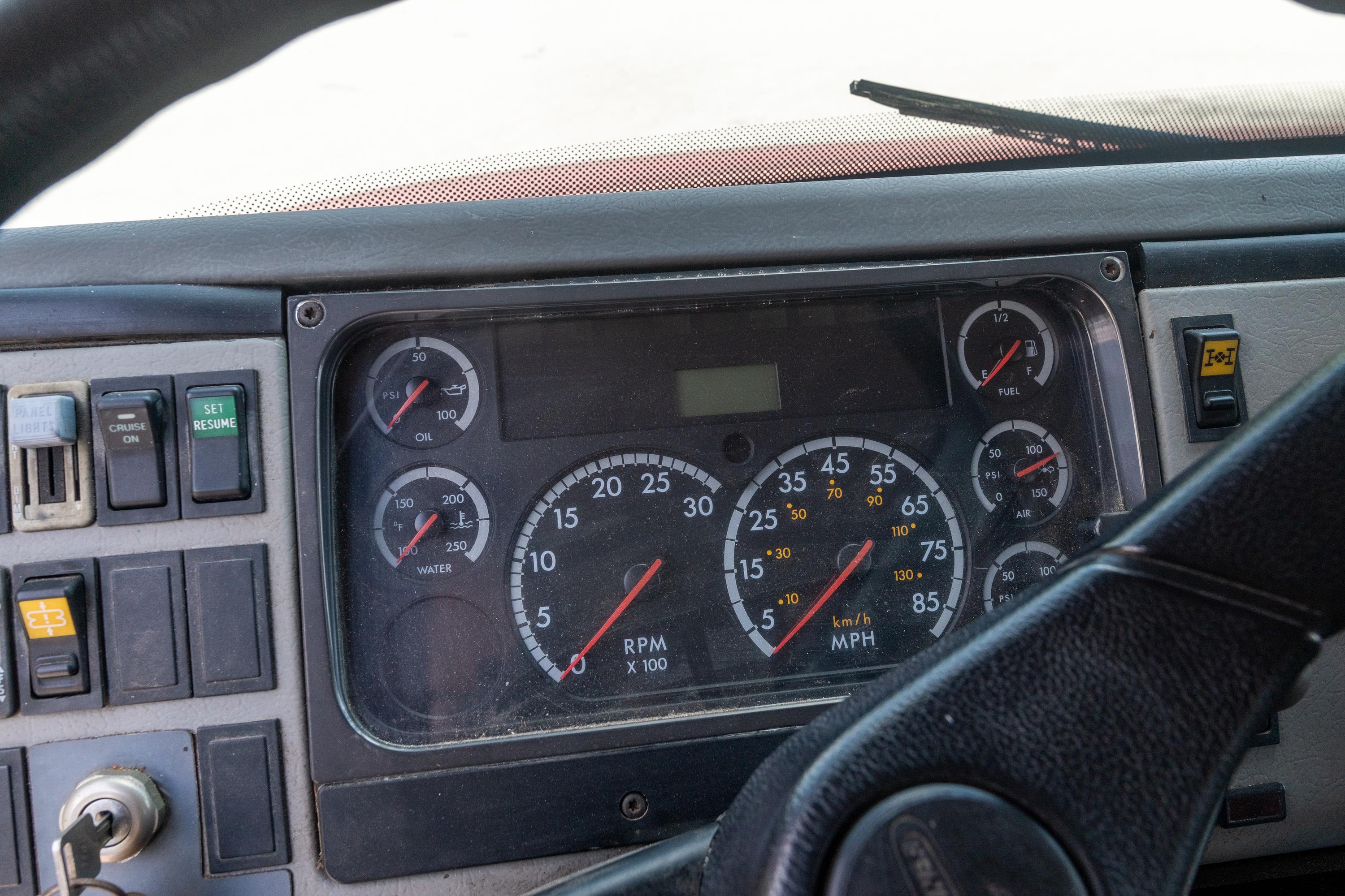 2003 Freightliner Tanker - image 15