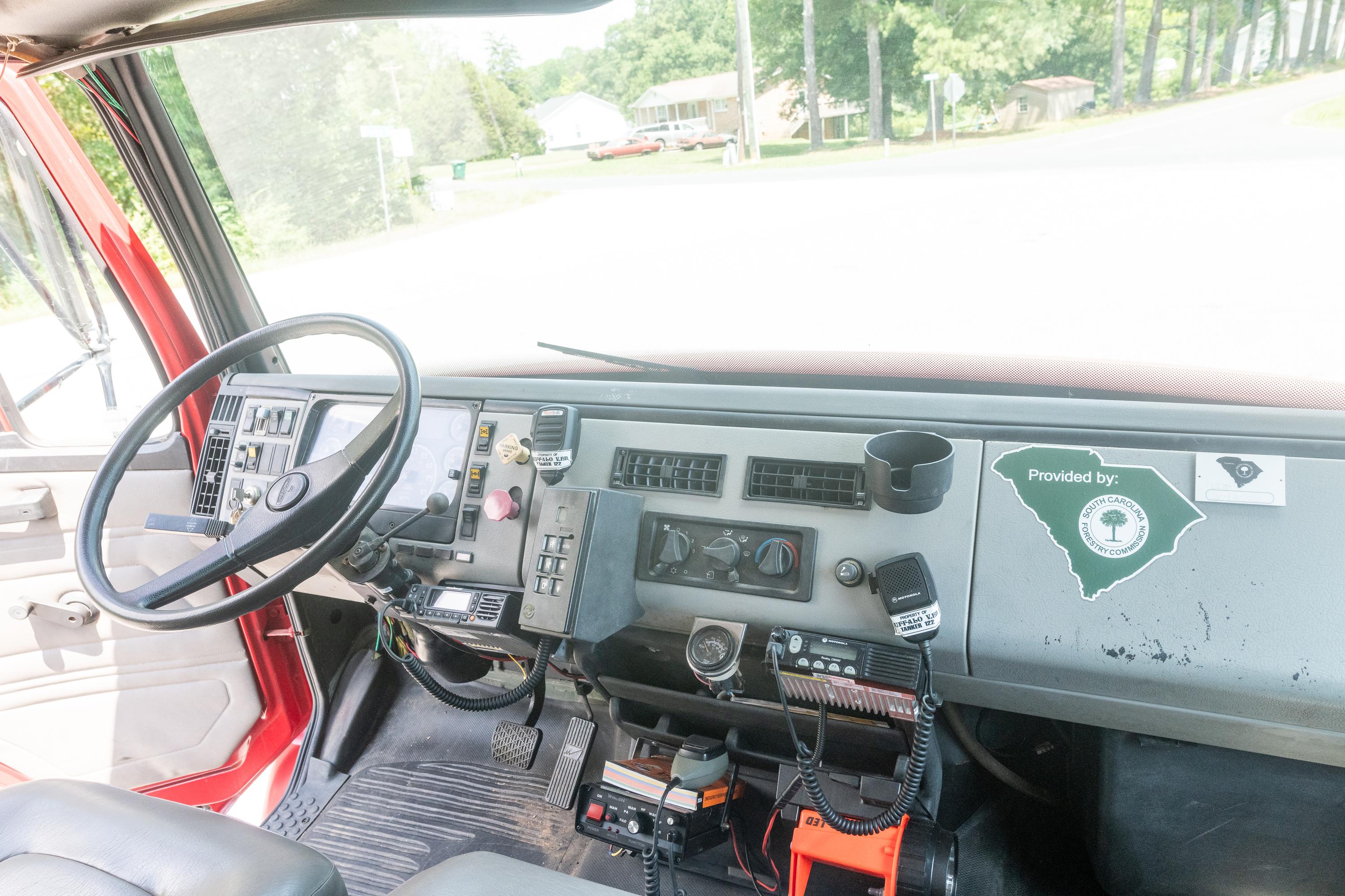 2003 Freightliner Tanker - image 48