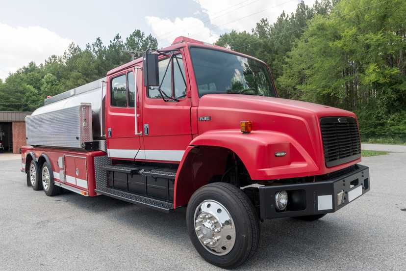 2003 Freightliner Tanker — photo 2