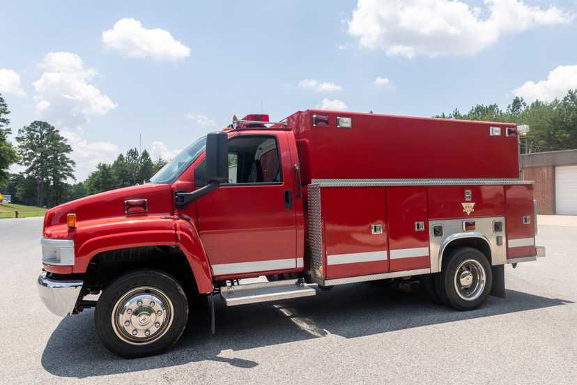 2003 GMC Squad — photo 8