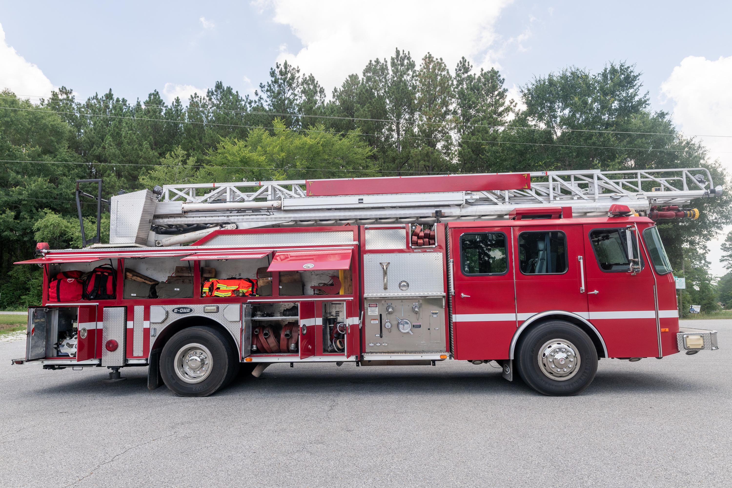 1997 E-One 75' Aerial - image 10