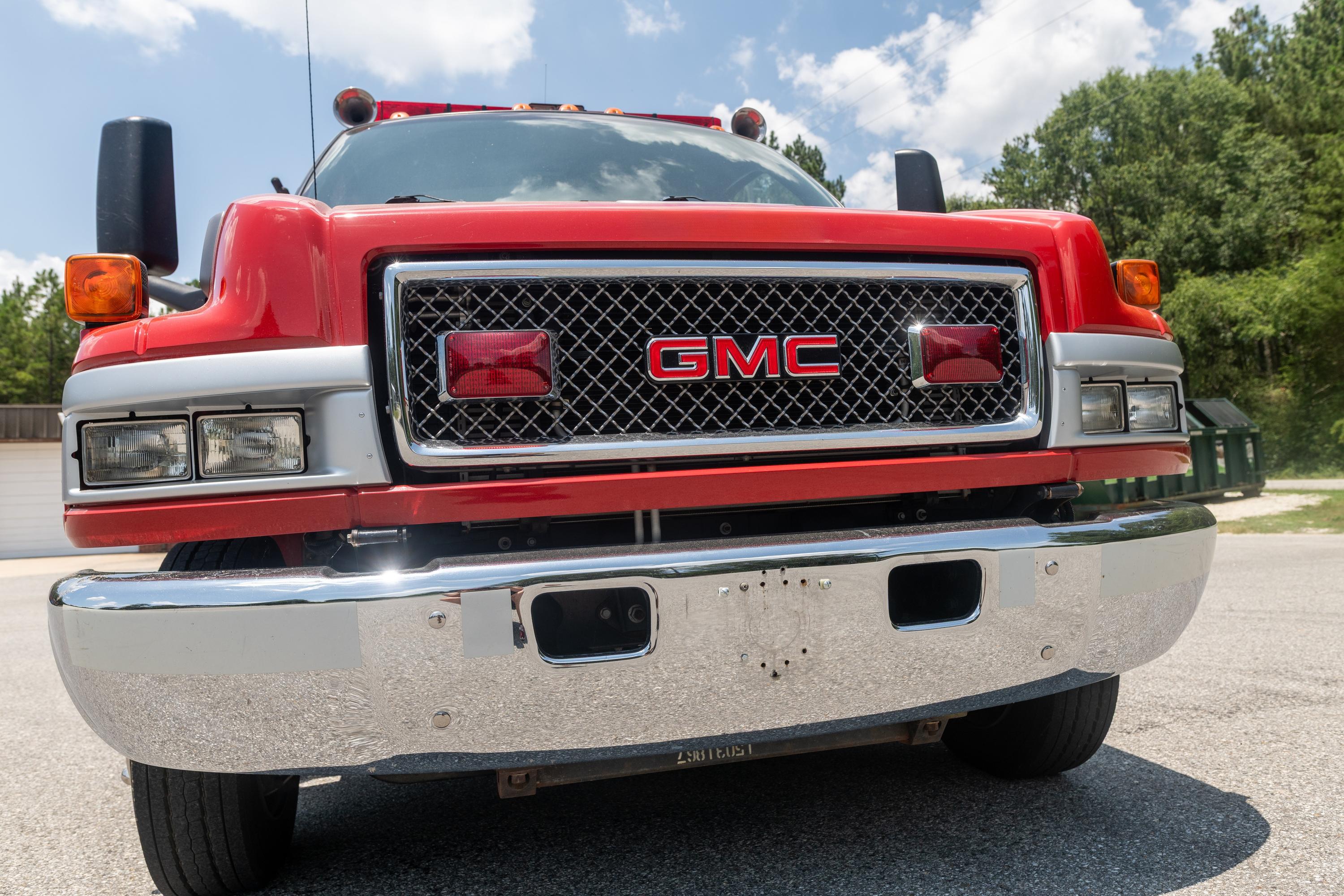 2003 GMC Squad - image 14