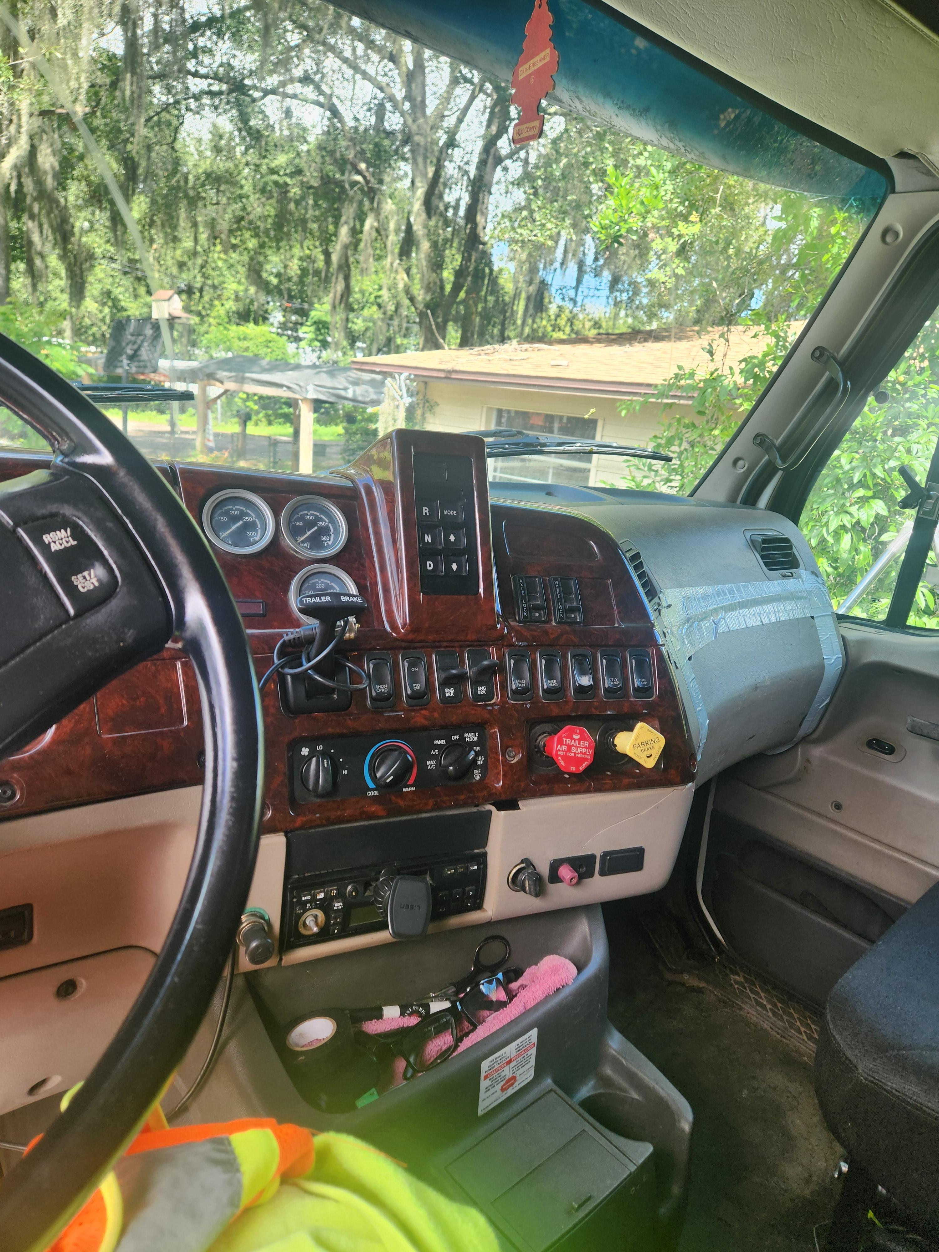 2006 Sterling LT9500 Dump Truck - image 5