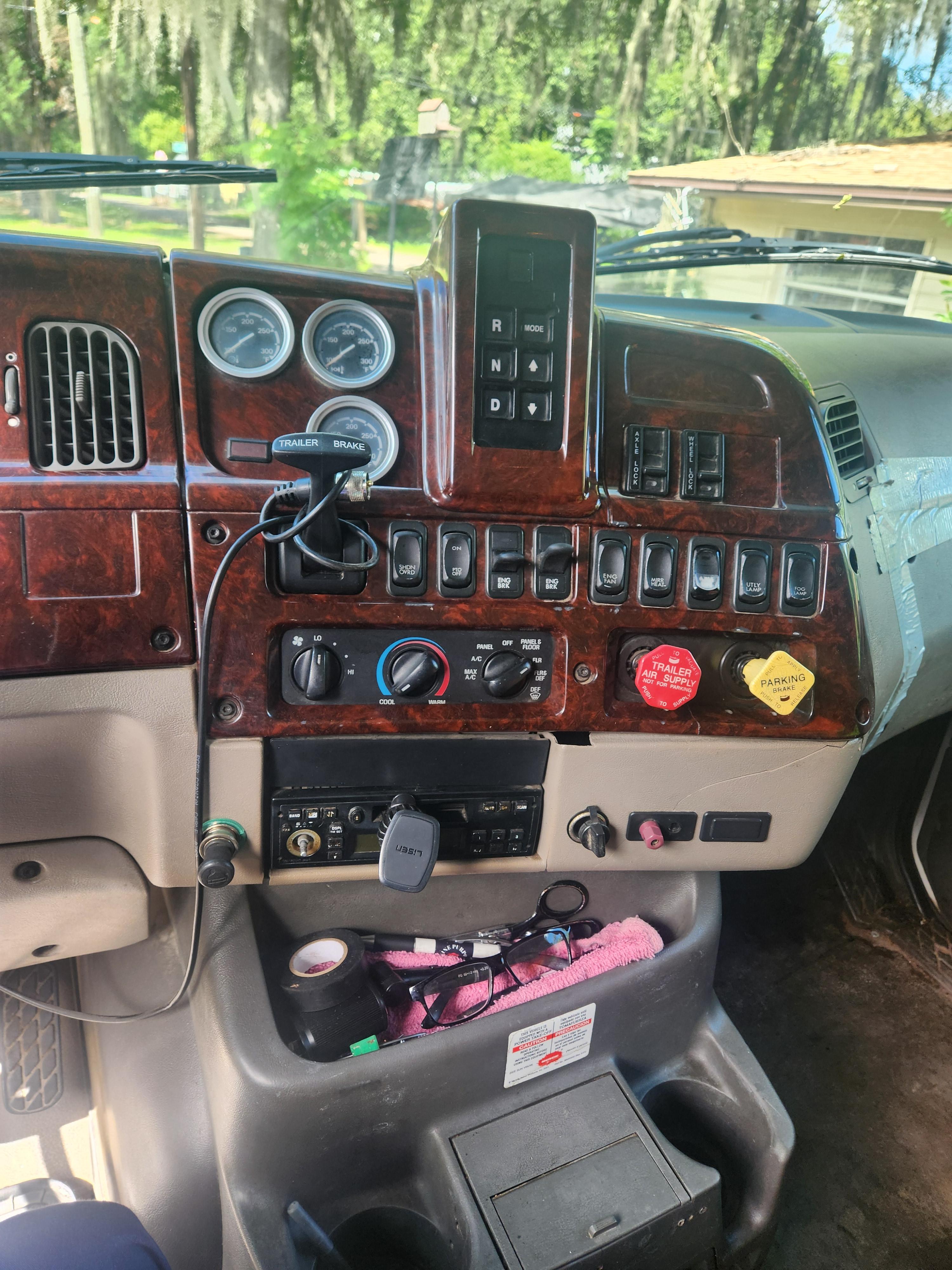 2006 Sterling LT9500 Dump Truck - image 8