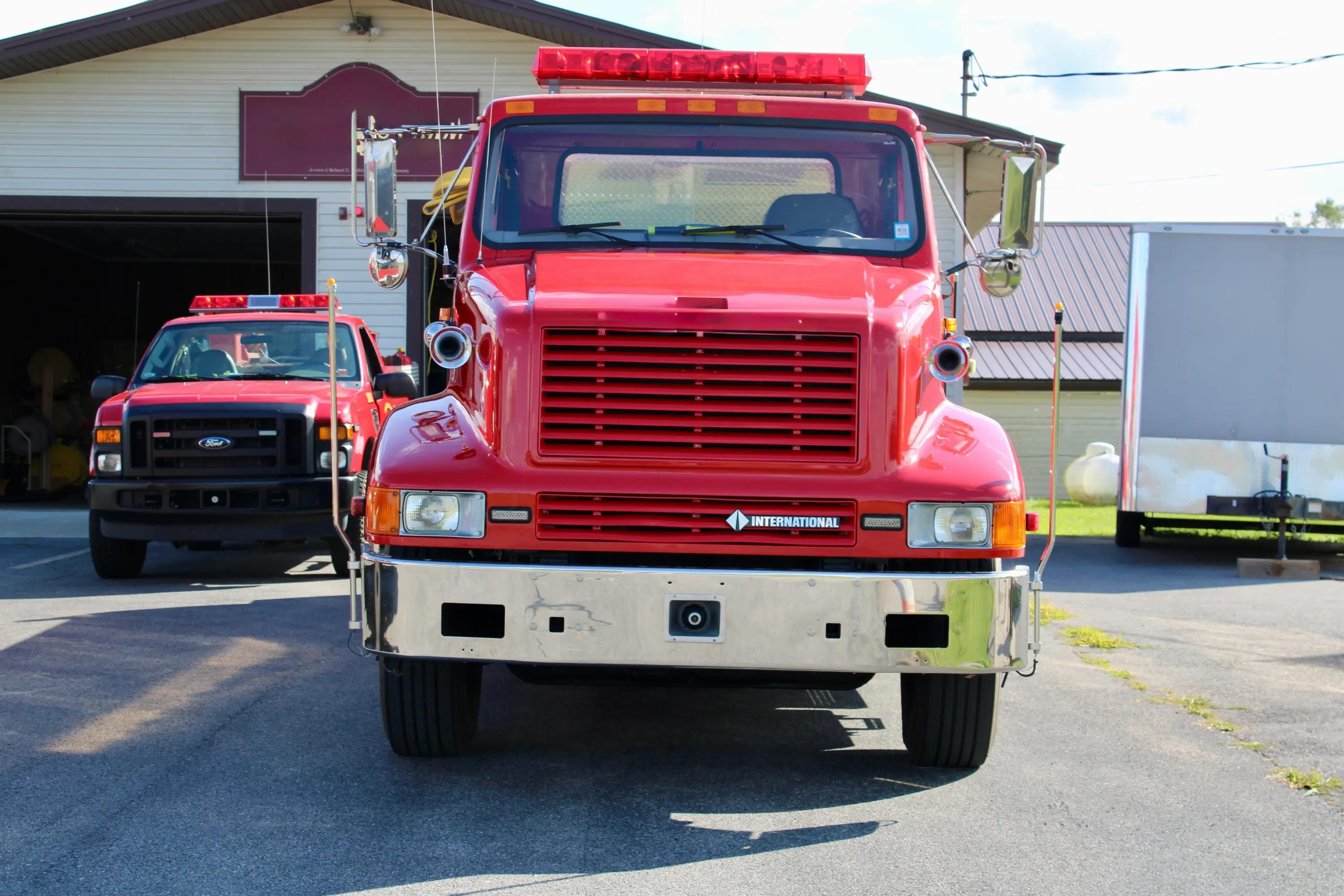 2002 International Tanker 1000/3000 - image 4