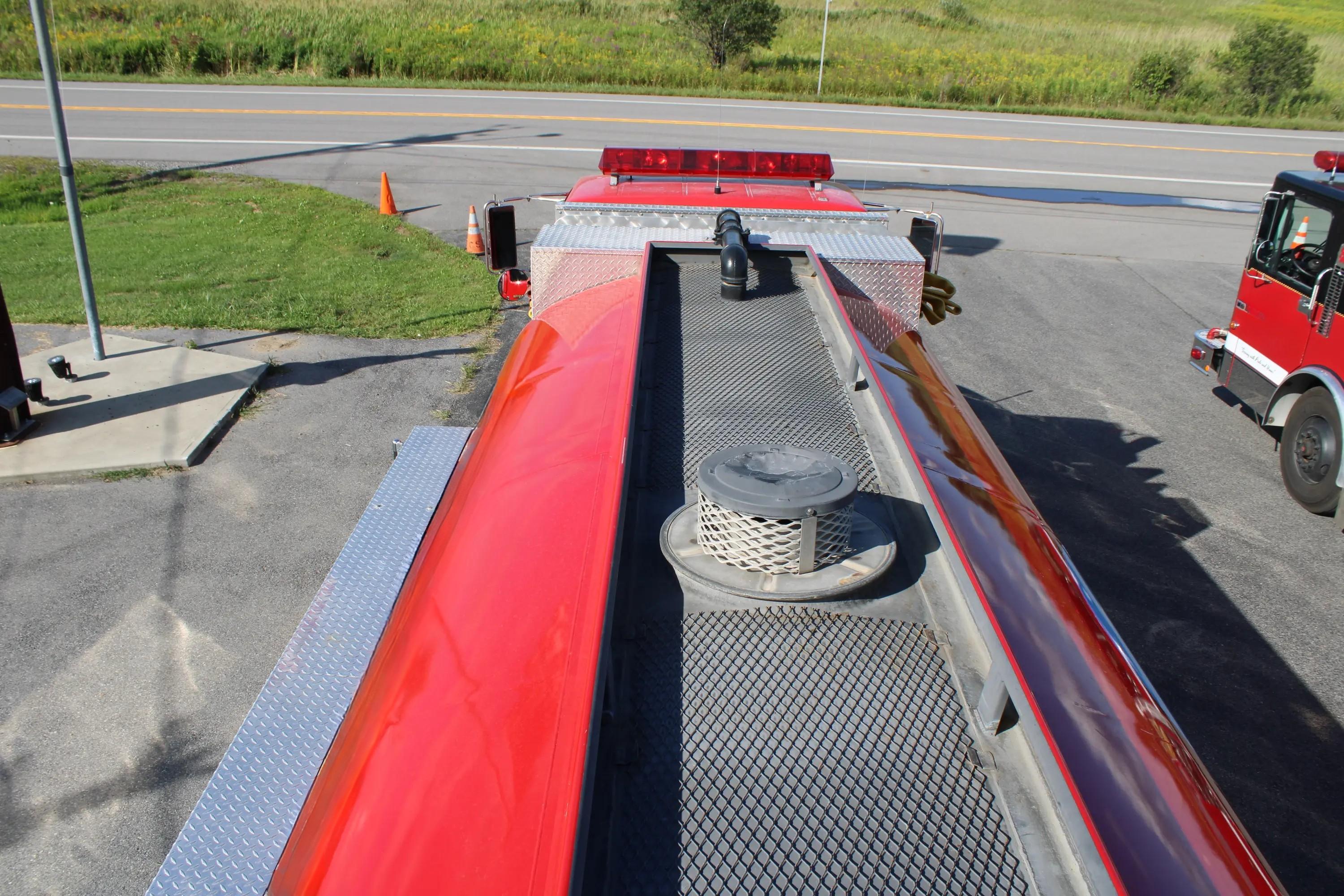 2002 International Tanker 1000/3000 - image 22
