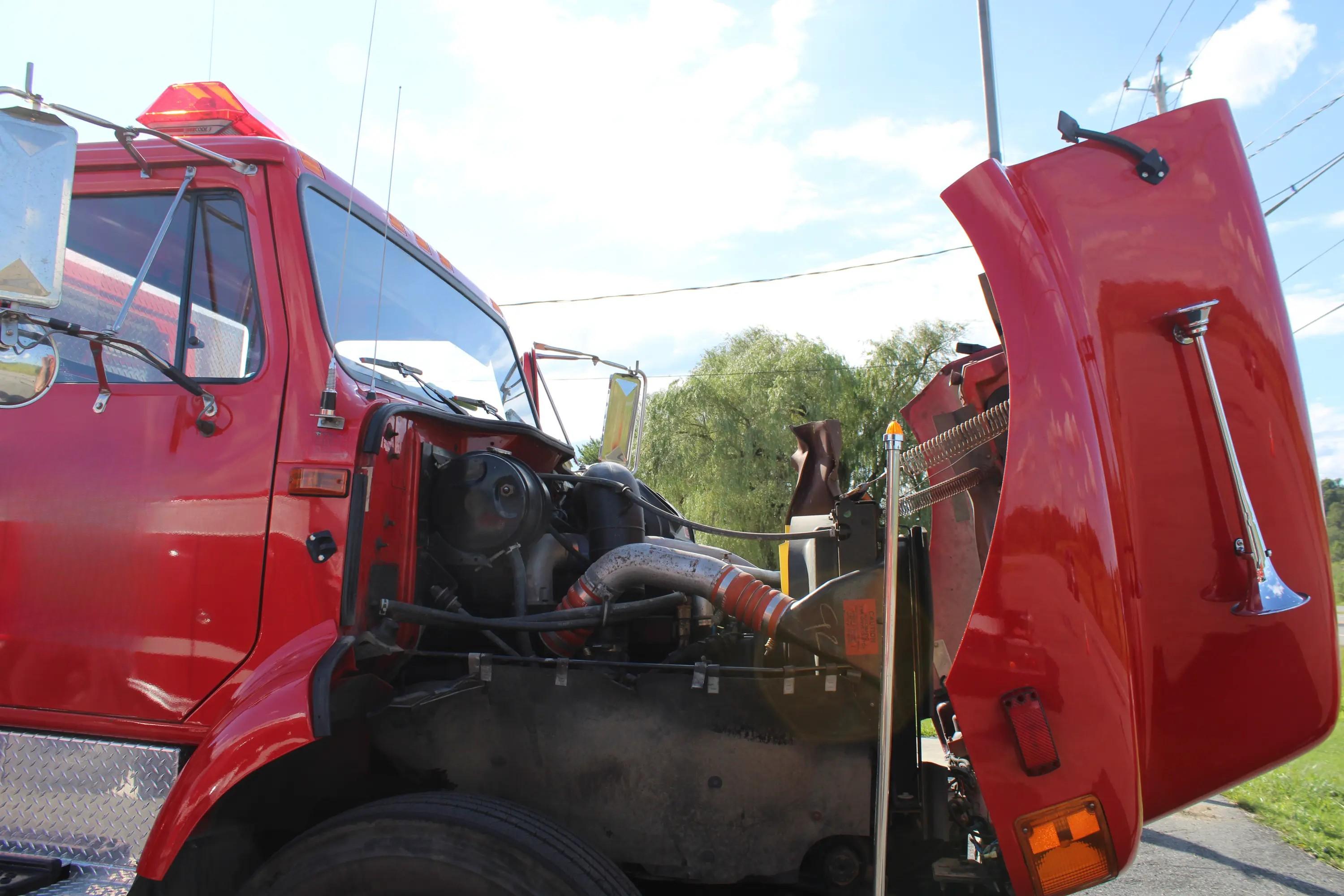 2002 International Tanker 1000/3000 - image 10